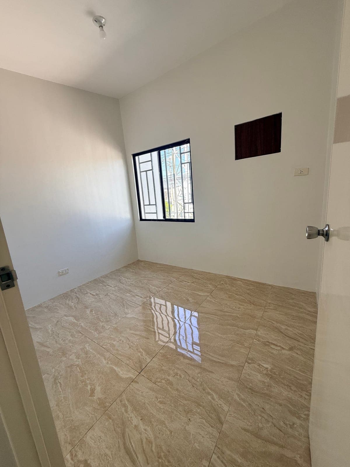 PLEASE READ THE DETAILS BELOW - photo 2