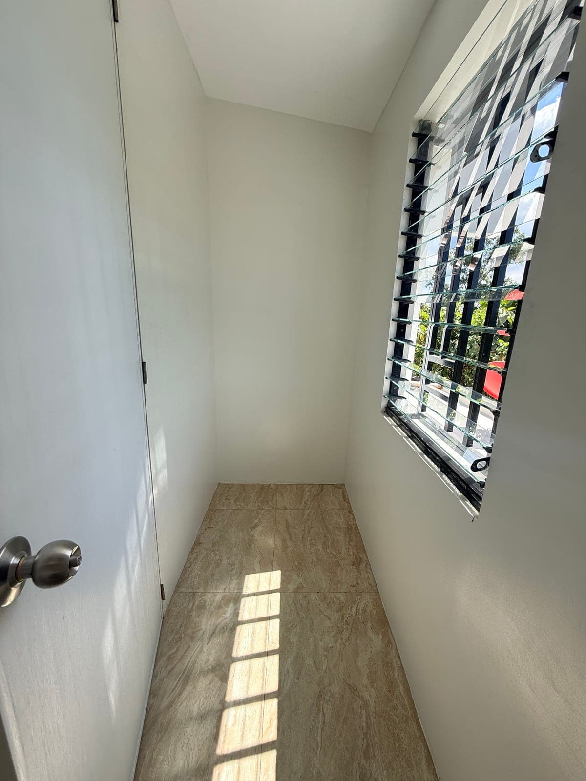 PLEASE READ THE DETAILS BELOW - photo 3