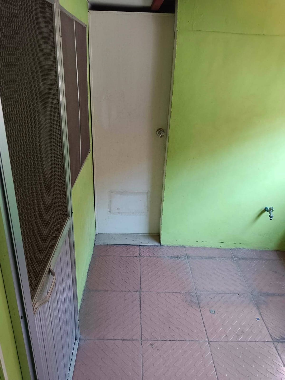 House for rent: Semi Furnished - photo 4