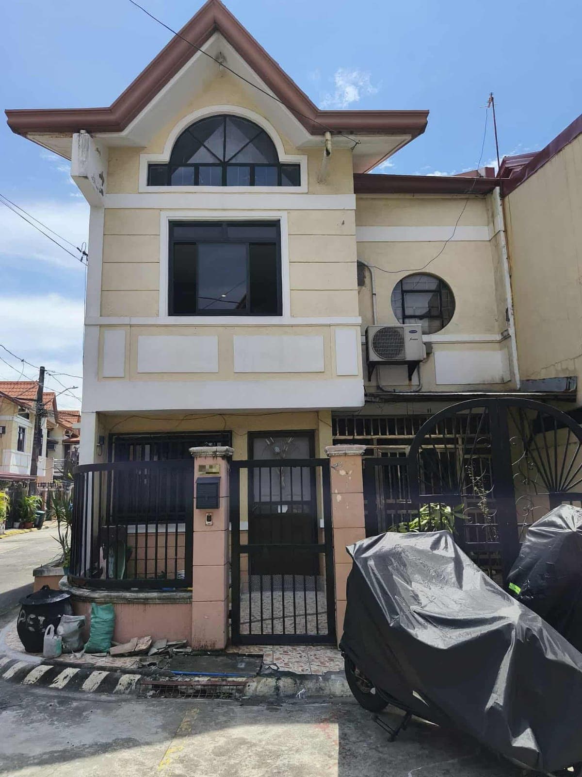 𝗣𝗢𝗦𝗧𝗜𝗡𝗚 𝗙𝗢𝗥 𝗔 𝗥𝗘𝗟𝗔𝗧𝗜𝗩𝗘 - photo 9