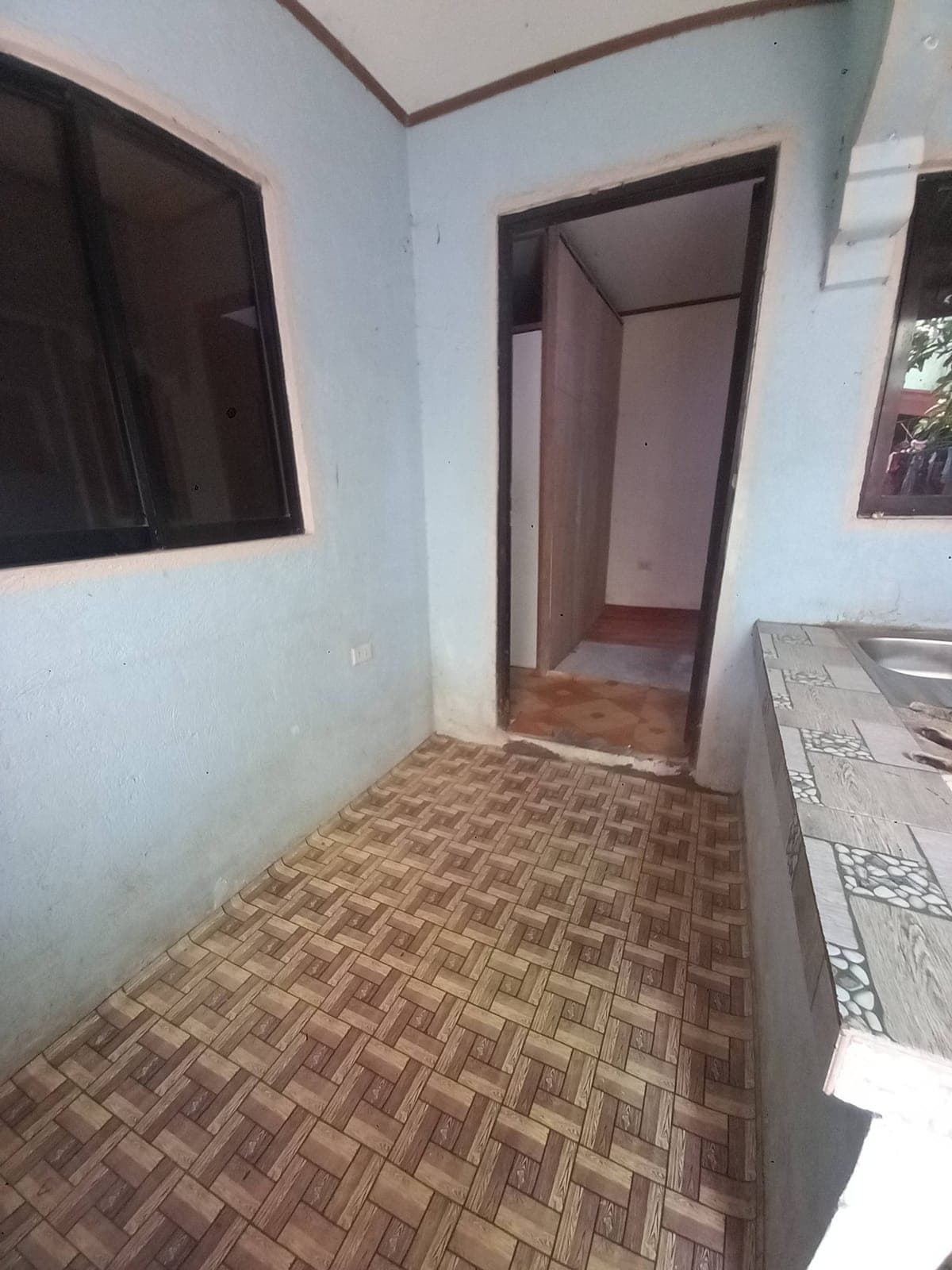 Room for rent Avail 2800 monthly good for 2 - photo 1