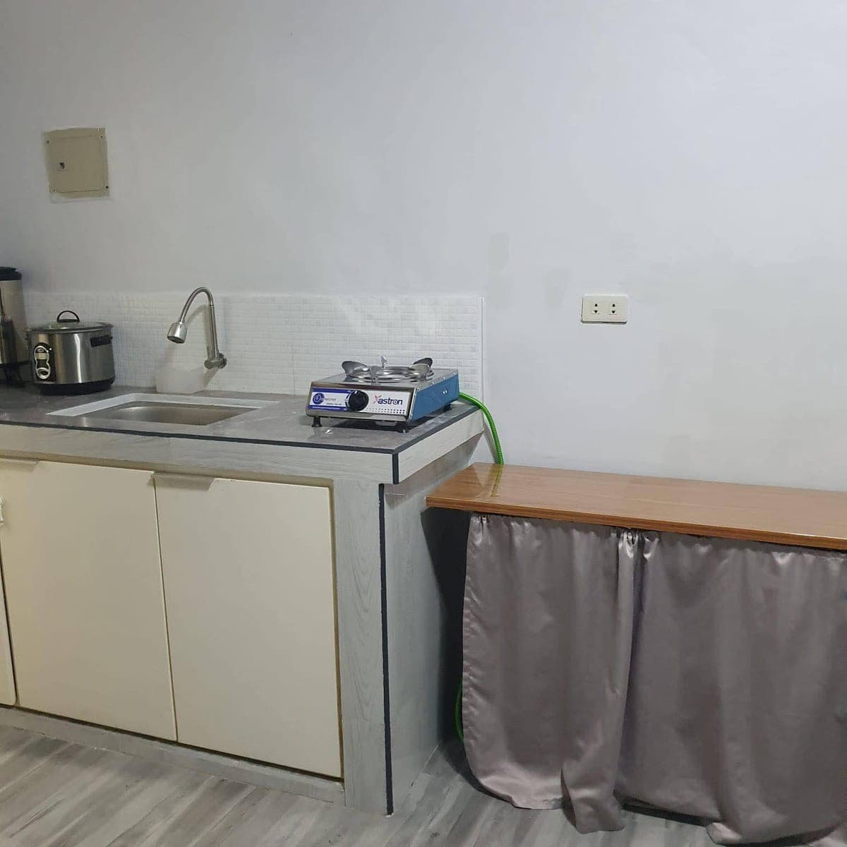 House for rent available May 1 onwards - photo 4