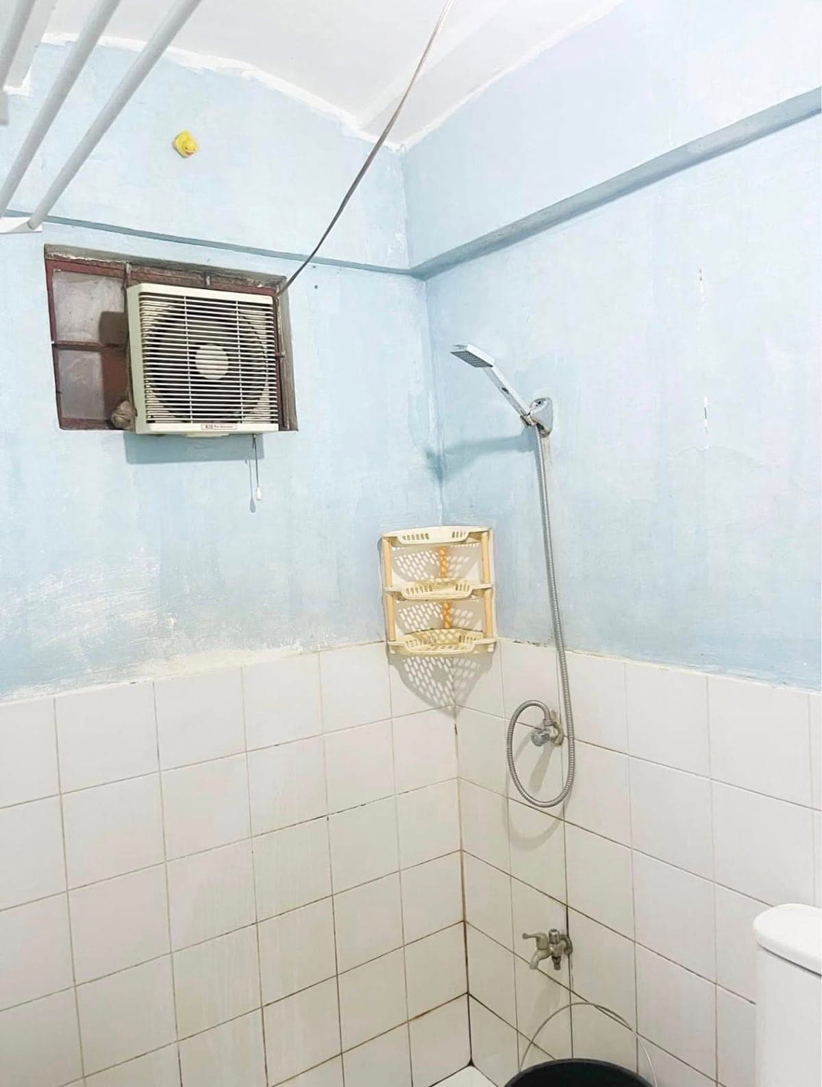 House for rent w/ Store front - photo 1