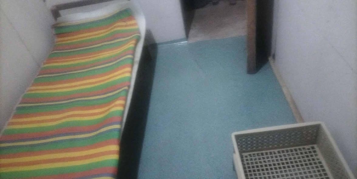 Availlable room for rent good for 2 persons front gaisano city singcang pm me - photo 1