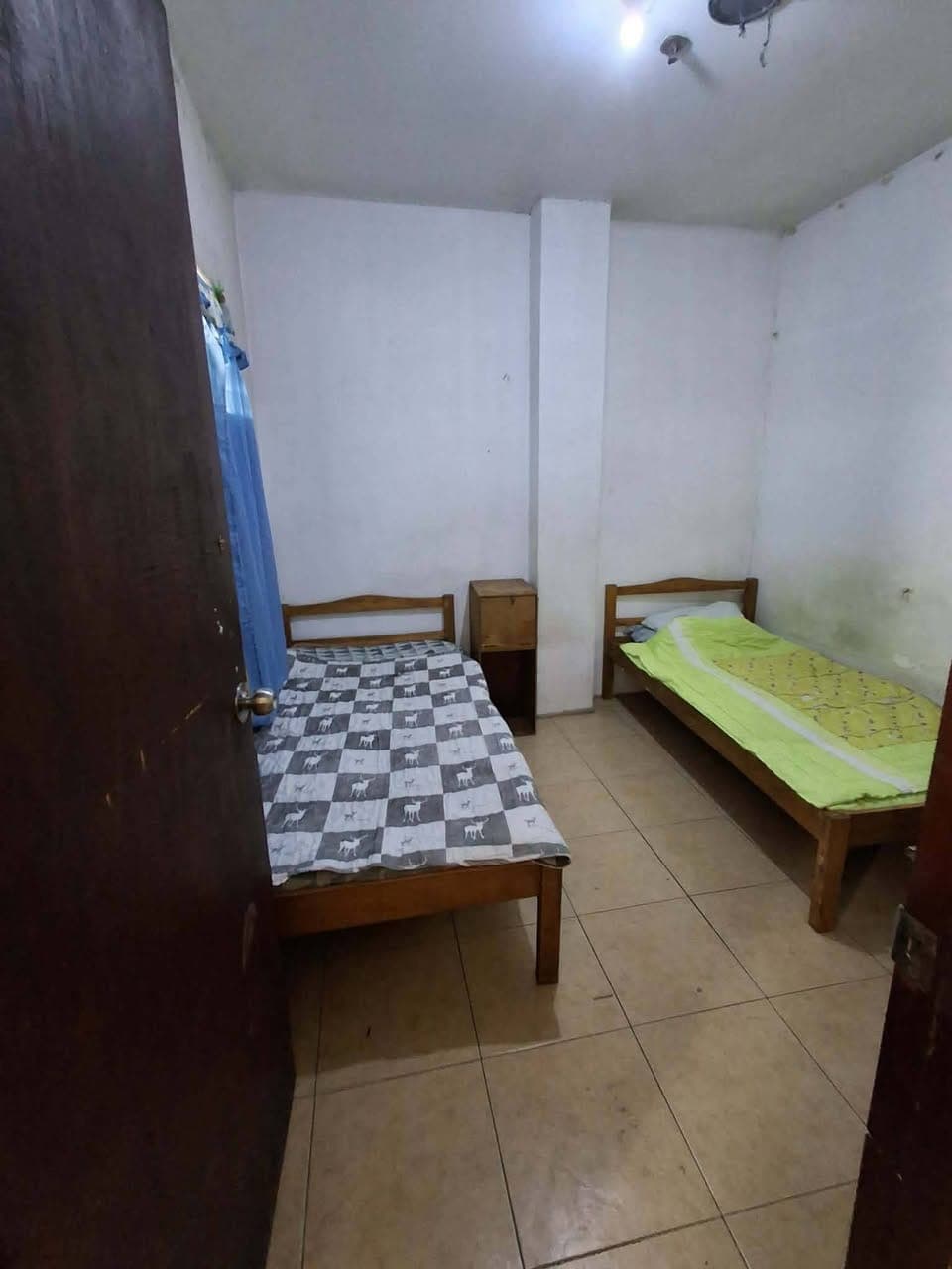 Room and bedspace Available - photo 1