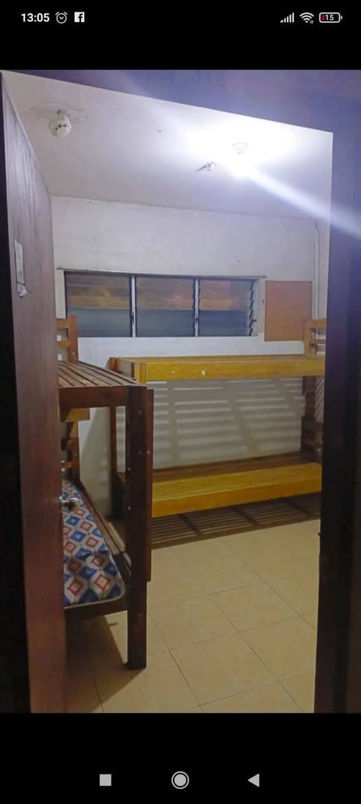 Room and bedspace Available - photo 2