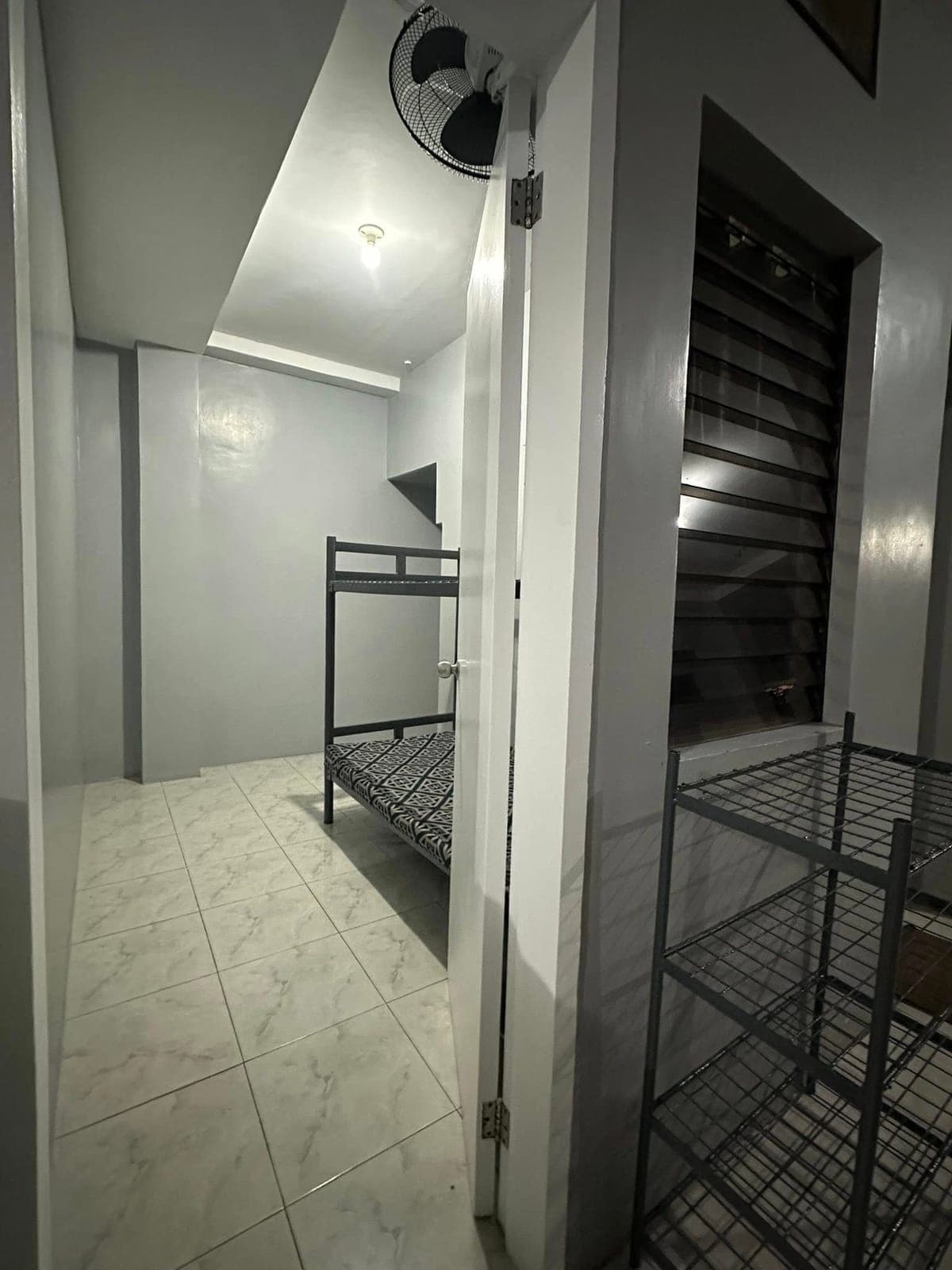 ROOM FOR RENT - GOOD FOR 1- 2 PERSONS - photo 7