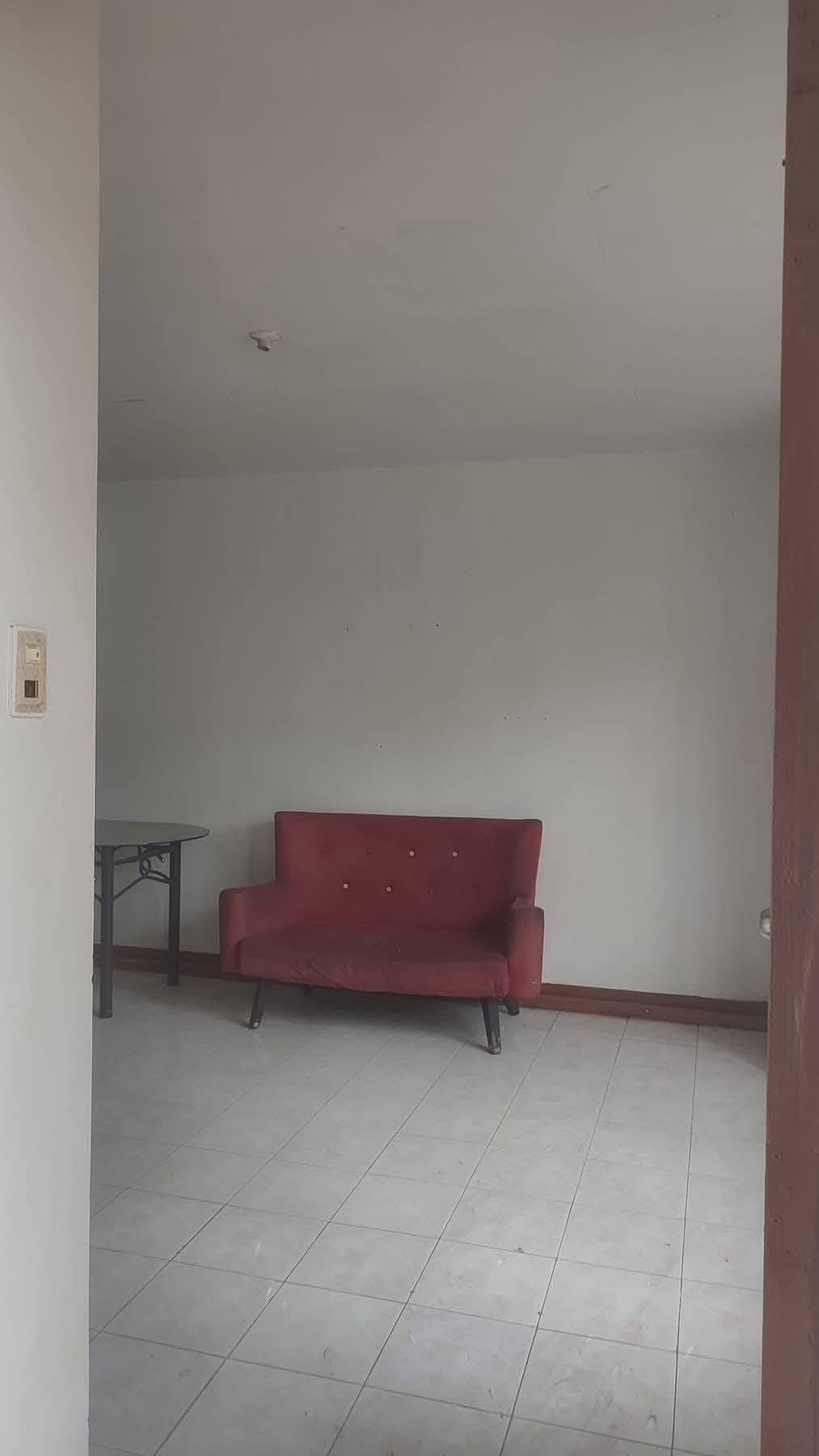 2-Bedroom House for Rent - ₱9,000 Only! 🔑 - photo 3