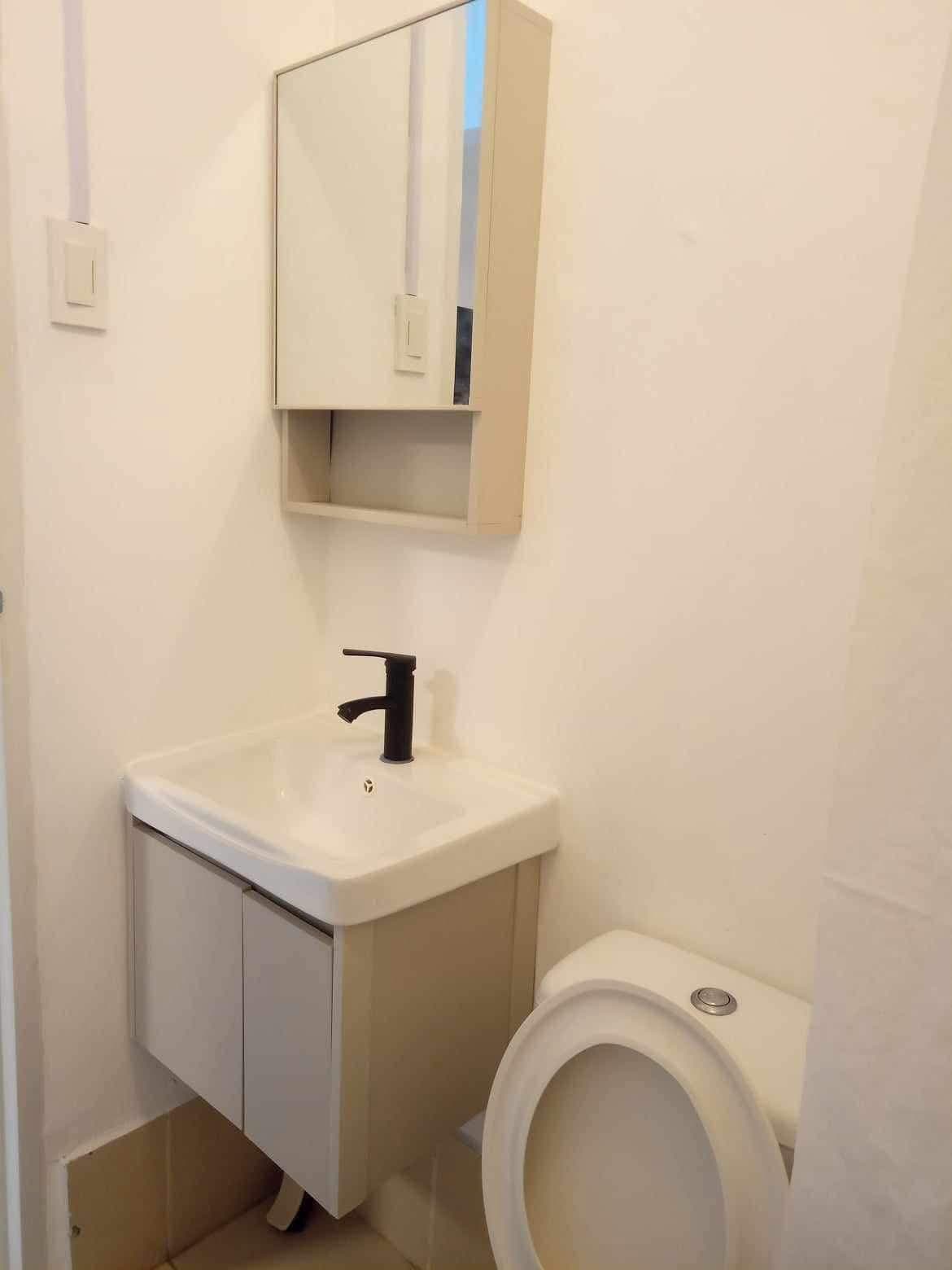 Beautiful minimalist house for rent in a secured, quiet and peaceful neighbourhood - photo 2