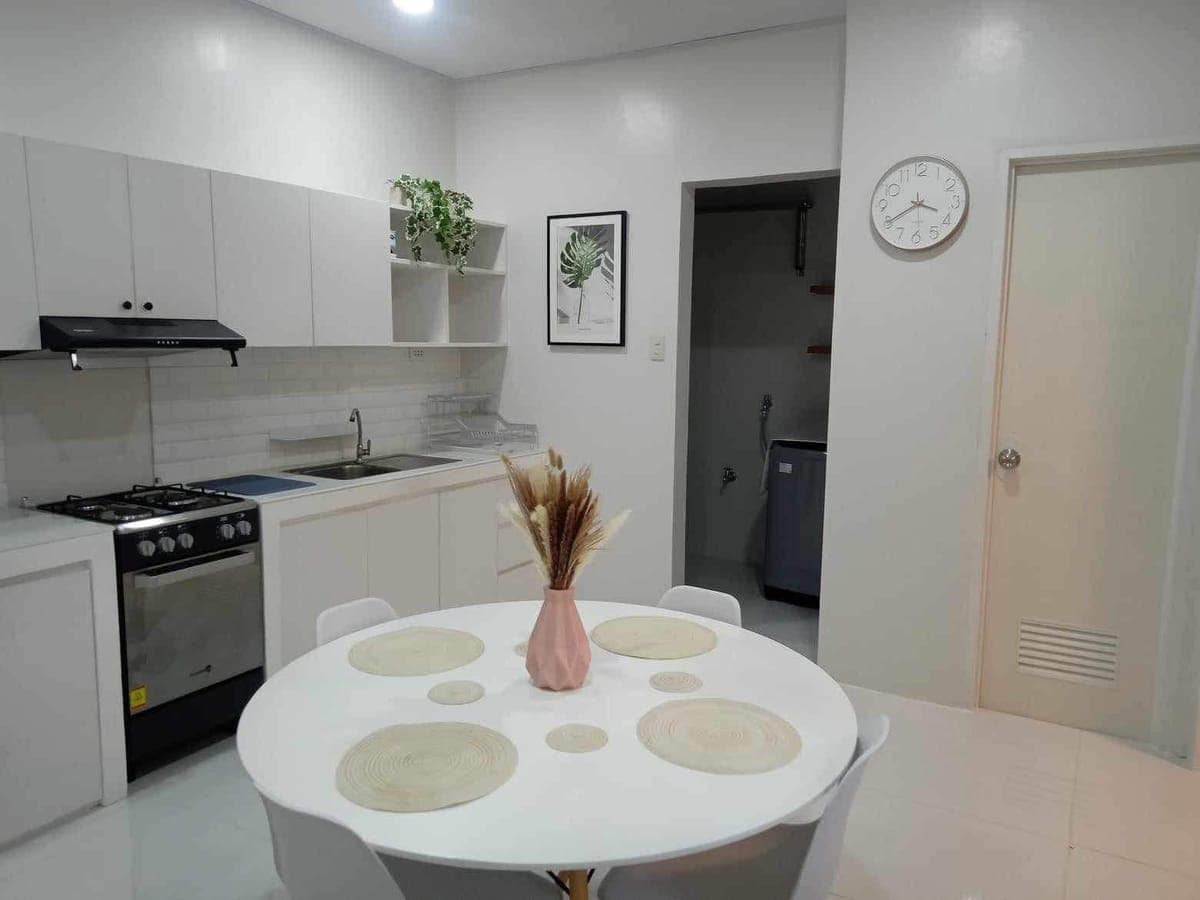 Beautiful minimalist house for rent in a secured, quiet and peaceful neighbourhood - photo 11