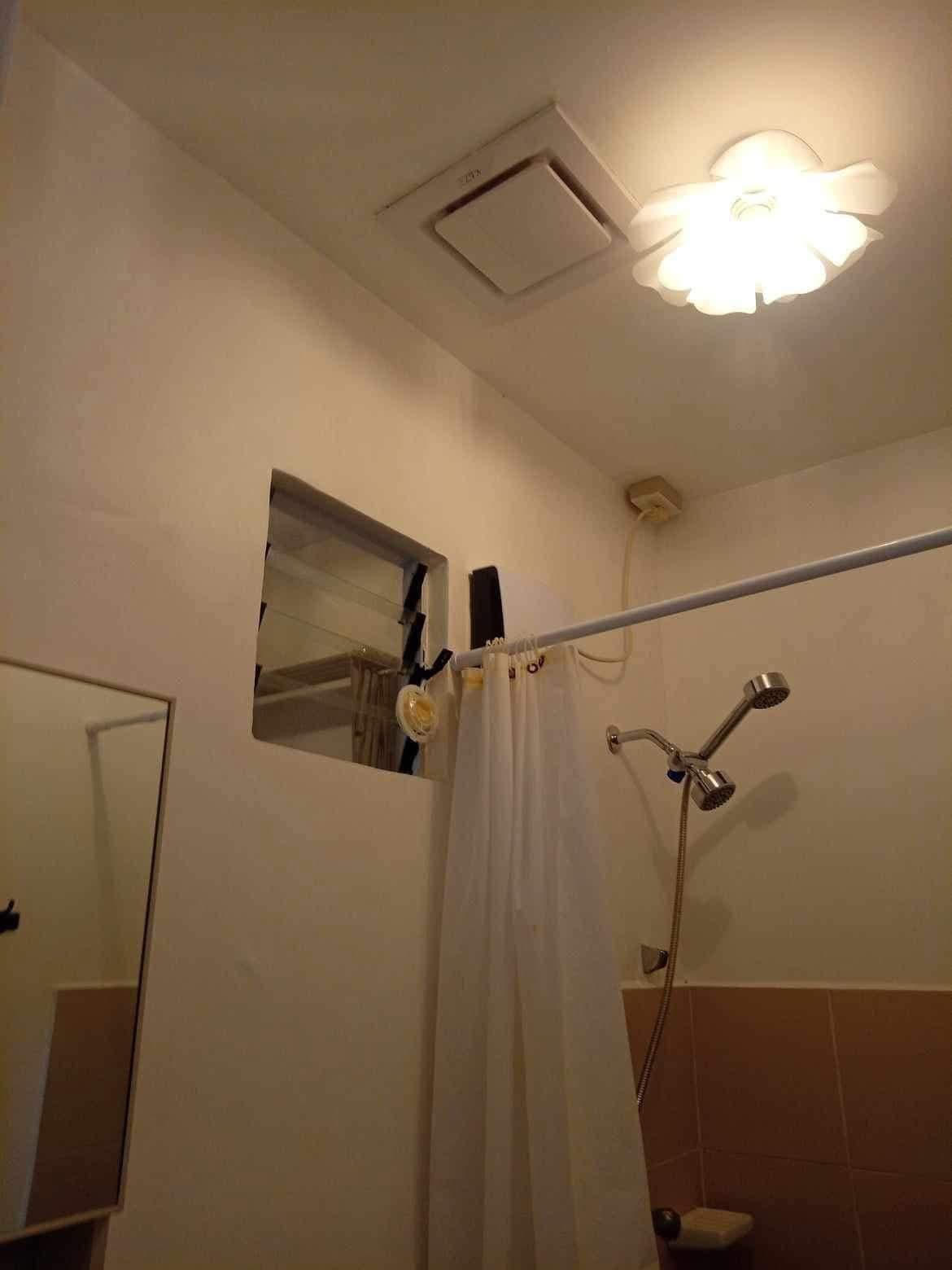 Beautiful minimalist house for rent in a secured, quiet and peaceful neighbourhood - photo 3