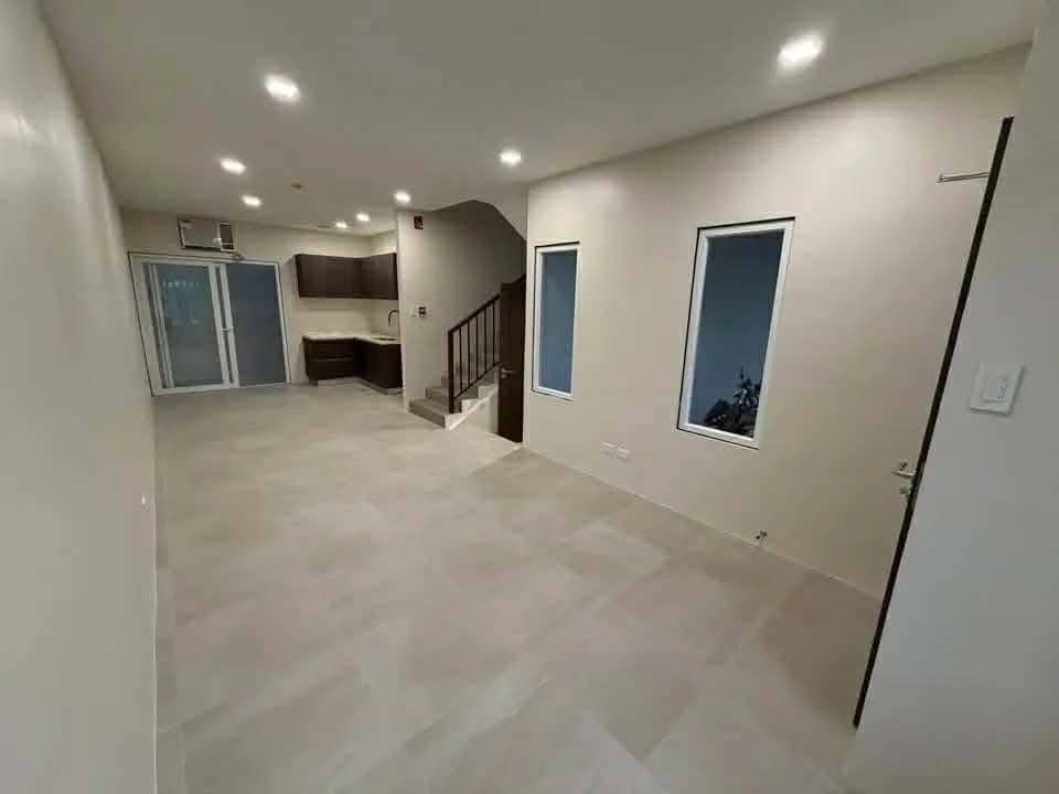 Townhouses for rent, Bacolod City - photo 2