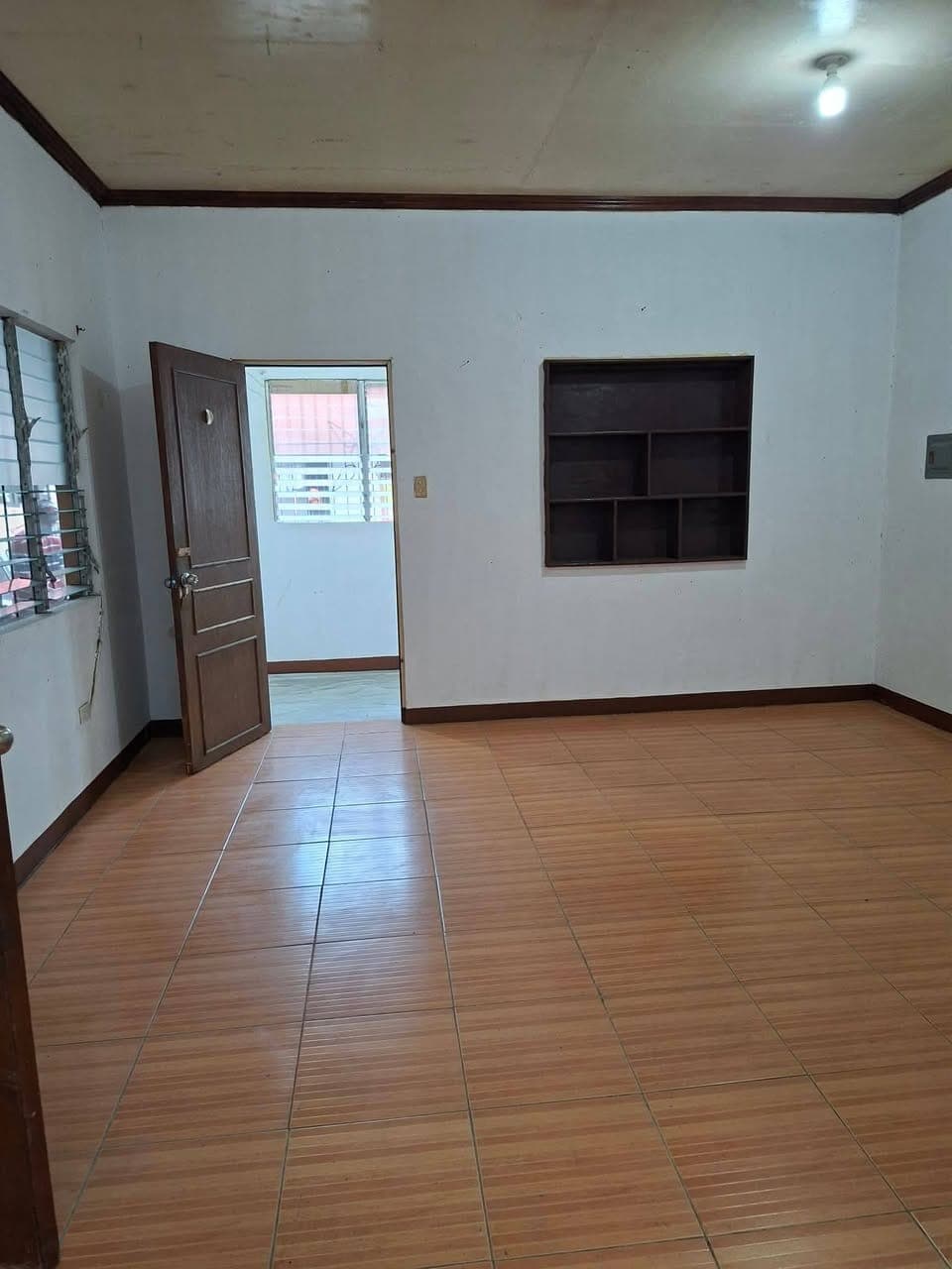 HOUSE FOR RENT – EASTHOMES 1 SUBD, BRGY. ESTEFANIA 🏡 - photo 3