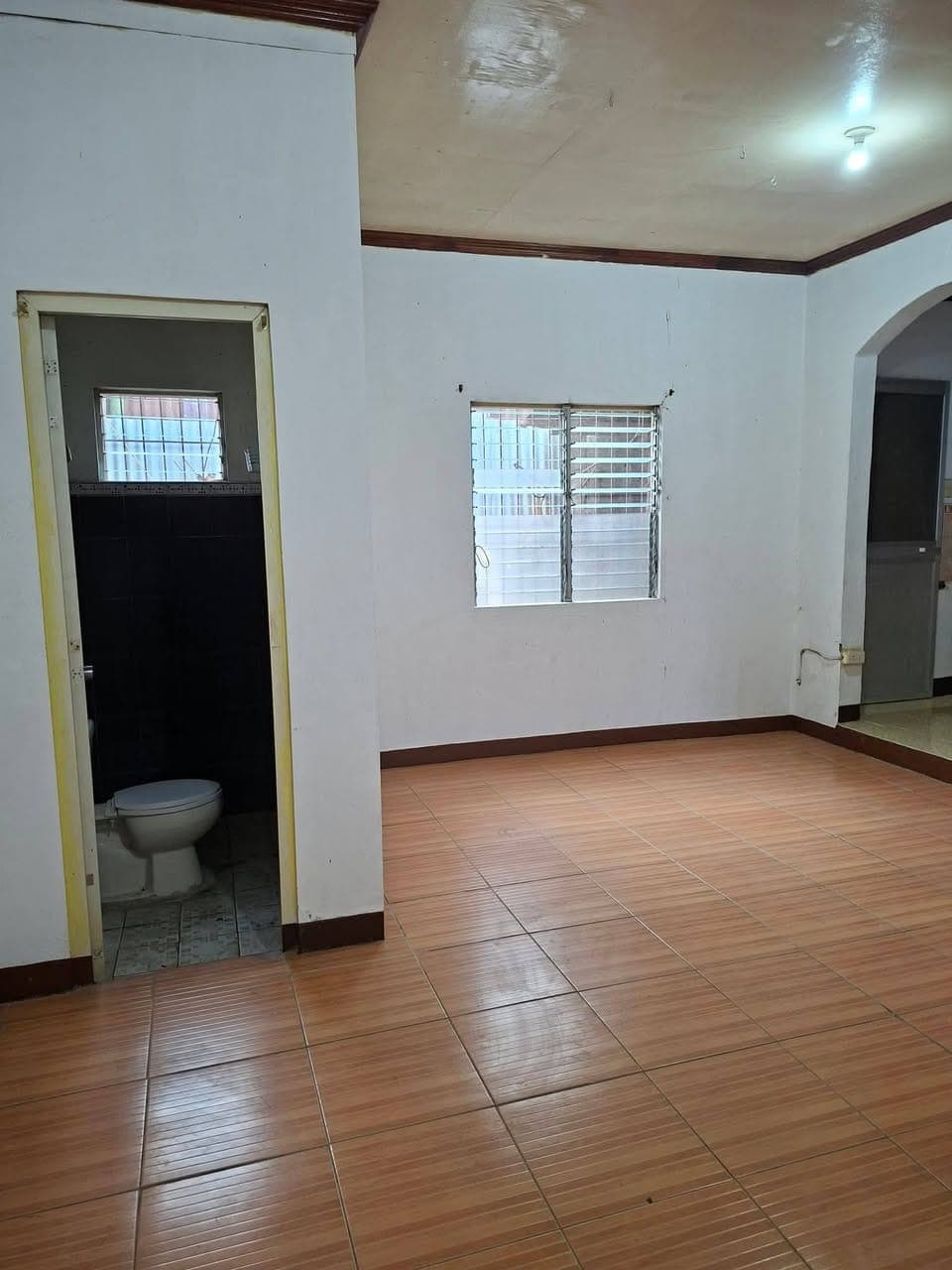 HOUSE FOR RENT – EASTHOMES 1 SUBD, BRGY. ESTEFANIA 🏡 - photo 4