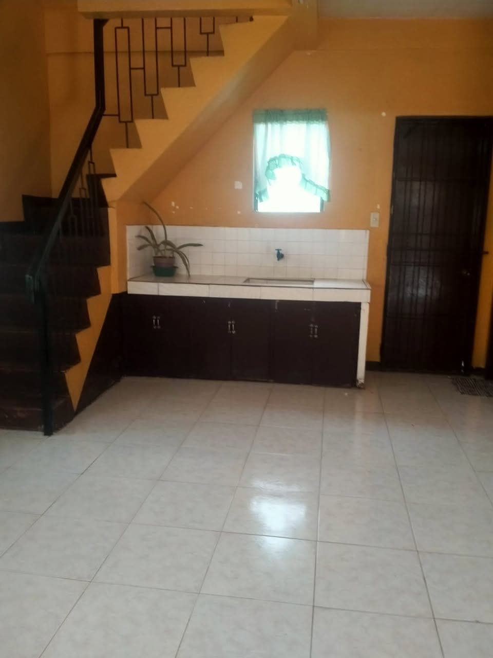 ONE-UNIT APARTMENT FOR RENT !!! ASAP! - photo 4