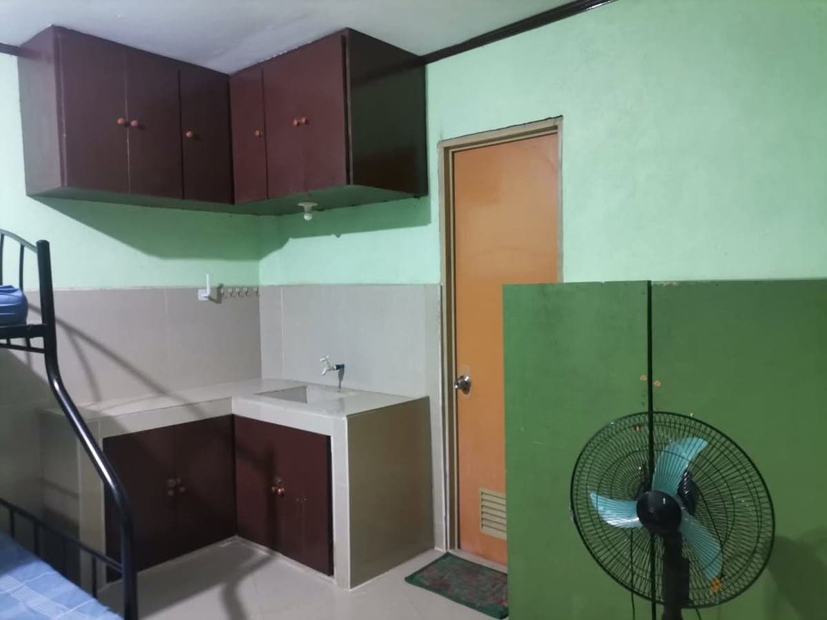 1 Room AVAILABLE - photo 4