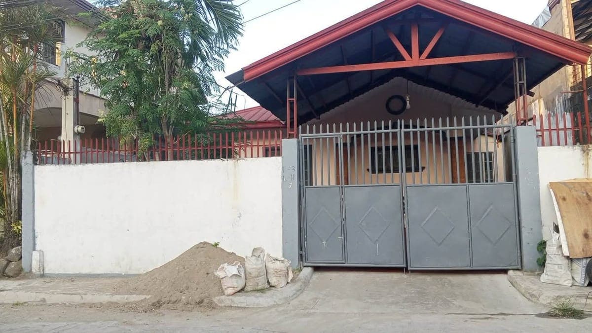 🏡 FOR RENT – 2 BEDROOM GATED HOUSE WITH PARKING SPACE. - photo 1