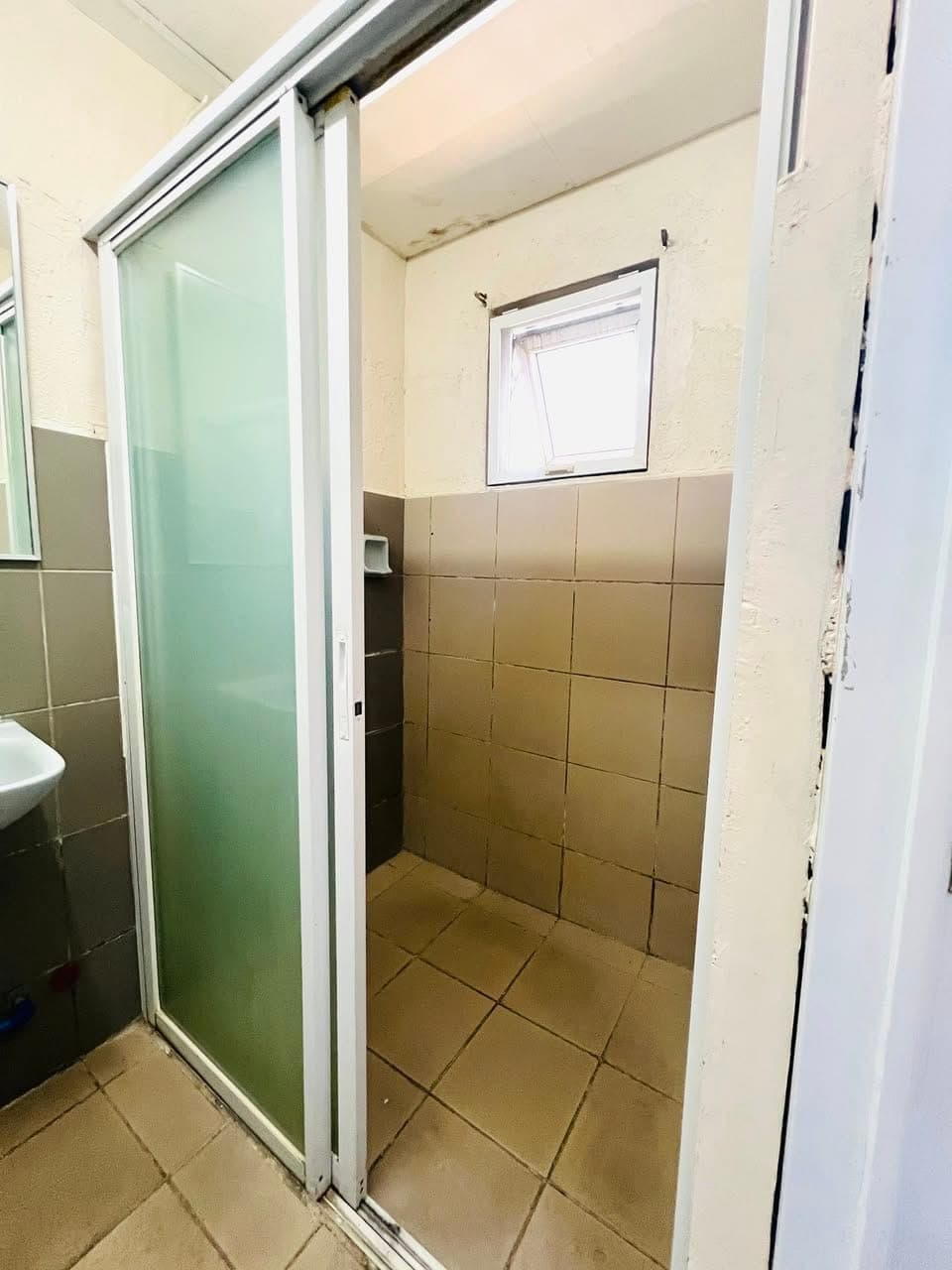 🏠 DORM-TYPE STUDIO UNIT FOR RENT (Near Mcdonald's Lasalle) - photo 5