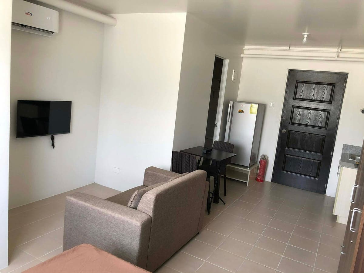 🏡 Fully Furnished | Ready to Move In Anytime - photo 4