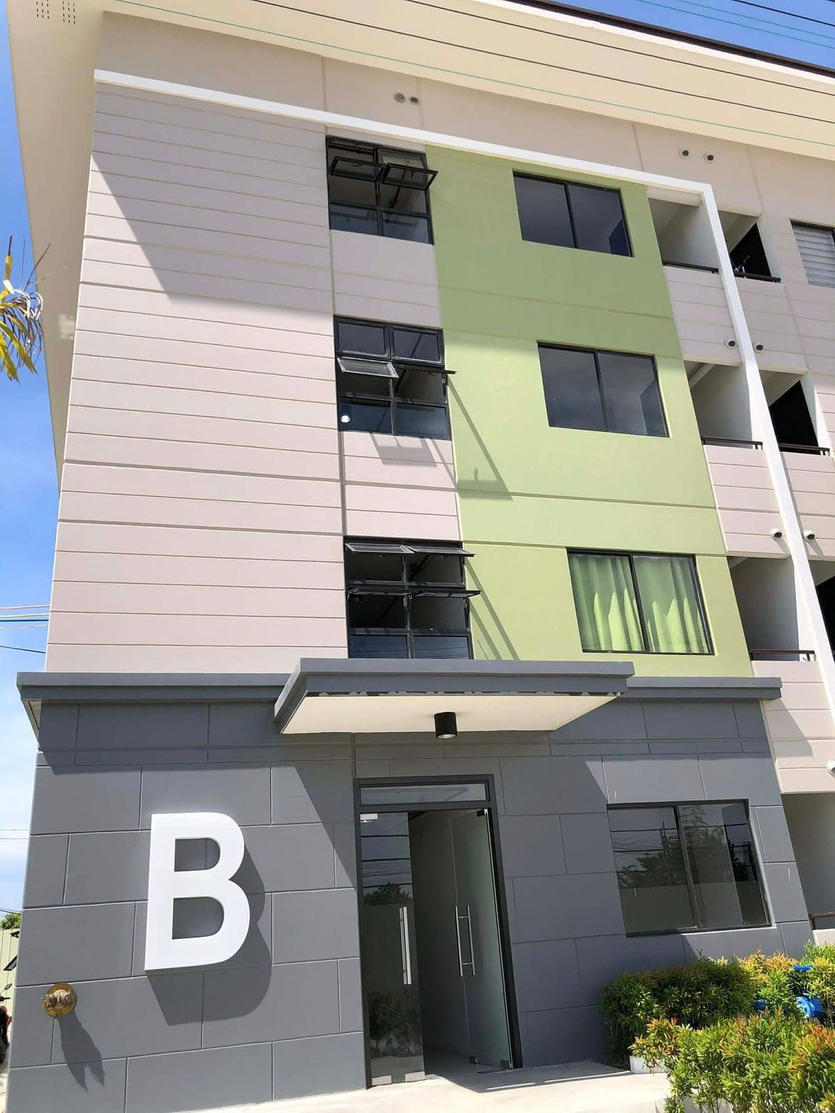 🏡 Fully Furnished | Ready to Move In Anytime - photo 6