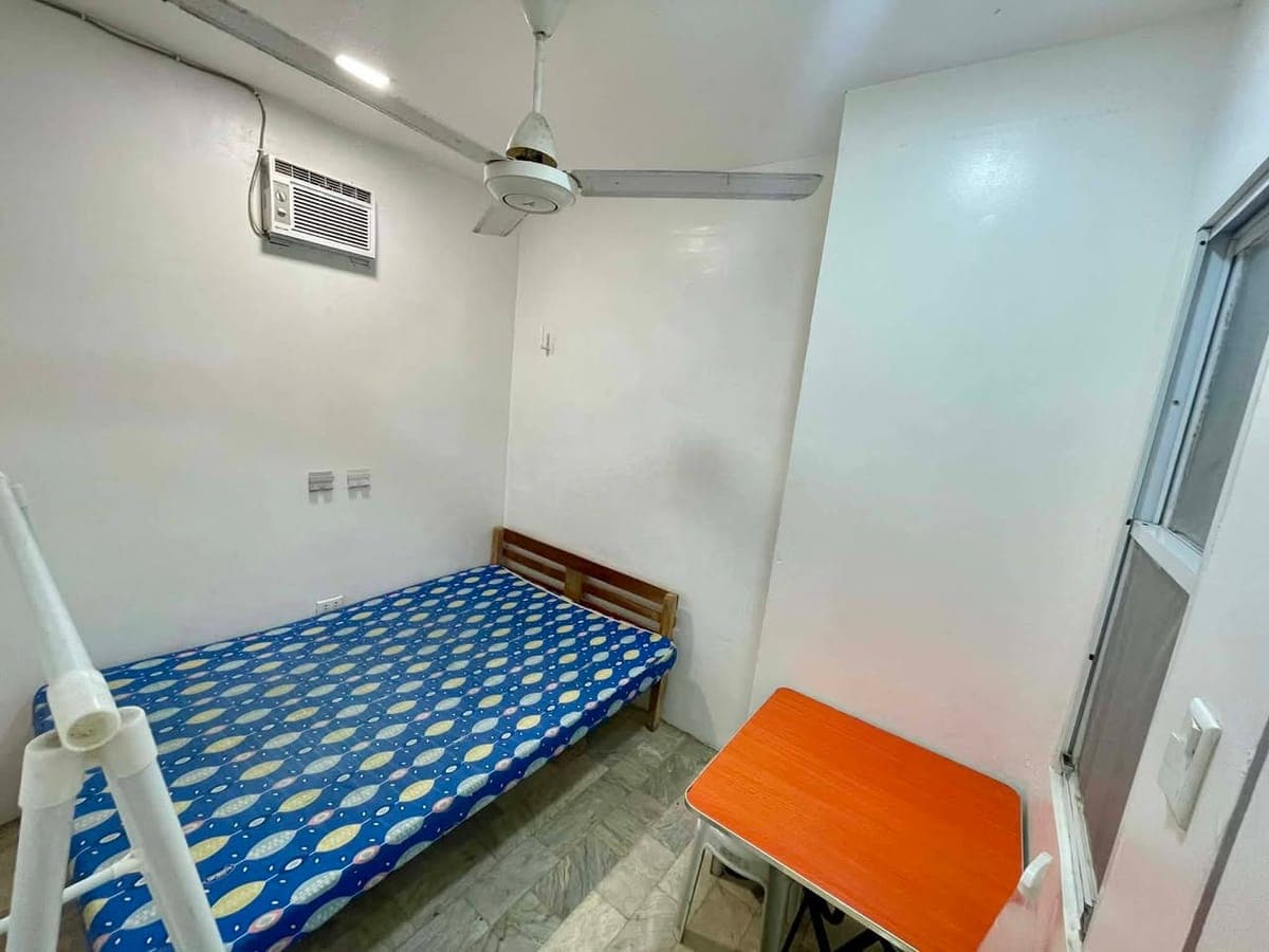 ROOM FOR RENT - photo 1