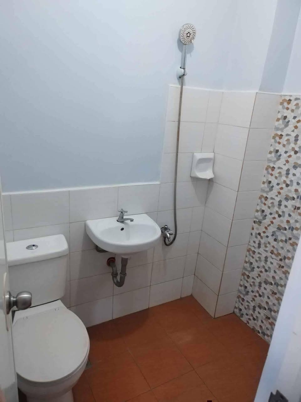 Available room for rent - photo 4