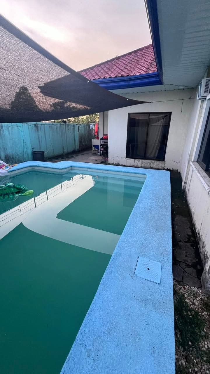 House for rent 300sqm with 3 bed 2 toilet may garahe pool at garden.. located @ fortune towne estefania - photo 1