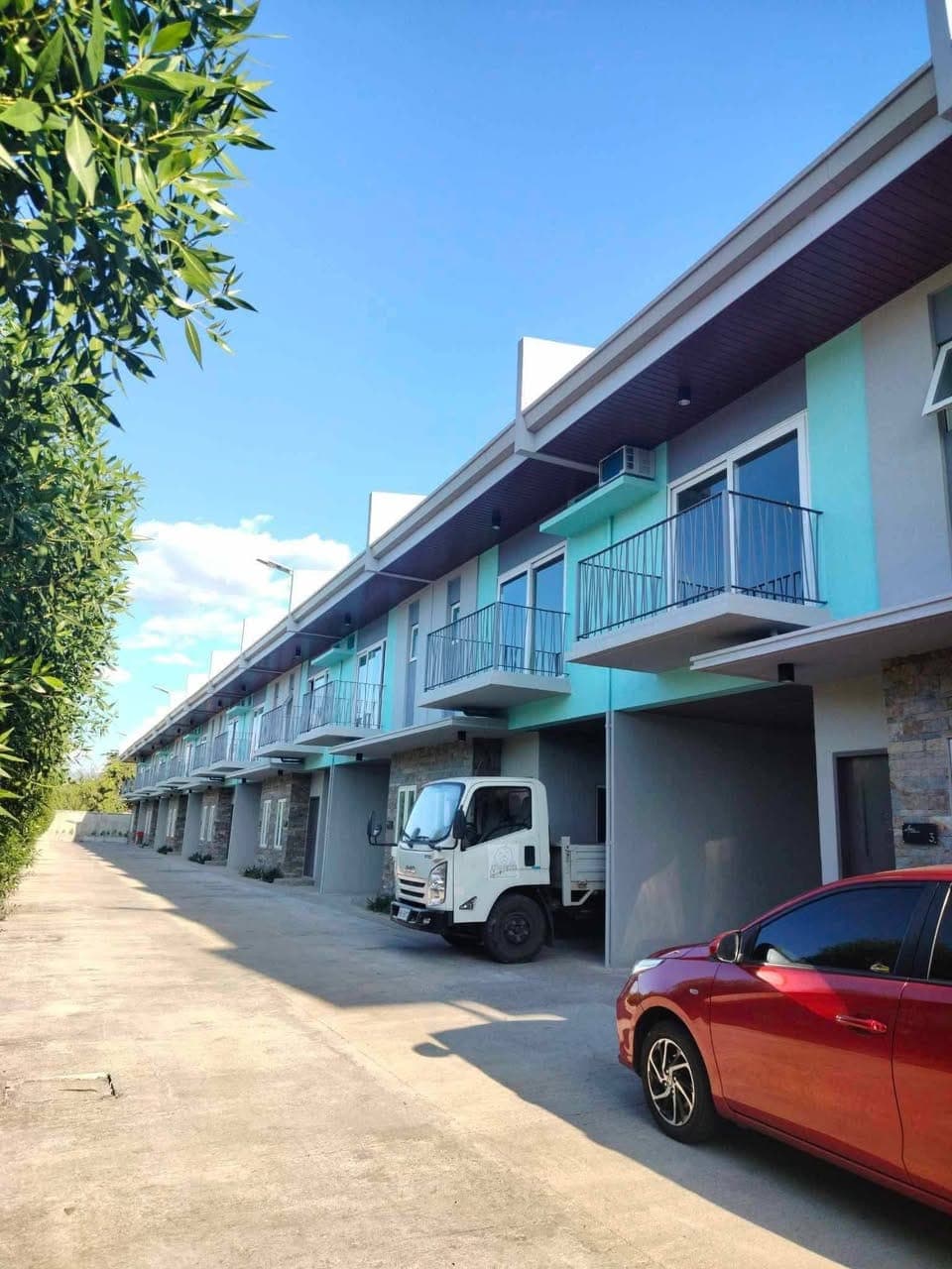🏡 4 BEDROOM TOWNHOUSE FOR RENT – - photo 1