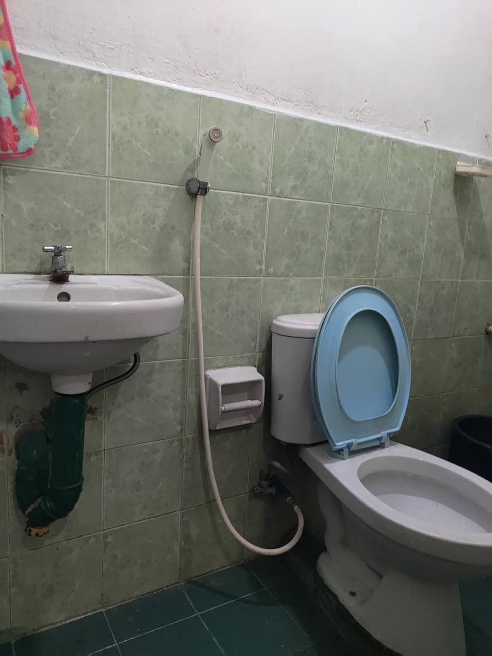 Studio type for rent own cr and sink with mini kitchen one ride la Salle located at eroreco subdivis... - photo 4