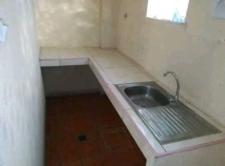 Ang 1 unit has 2 rooms inside the unit ang shower at bathroom may sub meter sa ceneco at baciwa so y... - photo 5