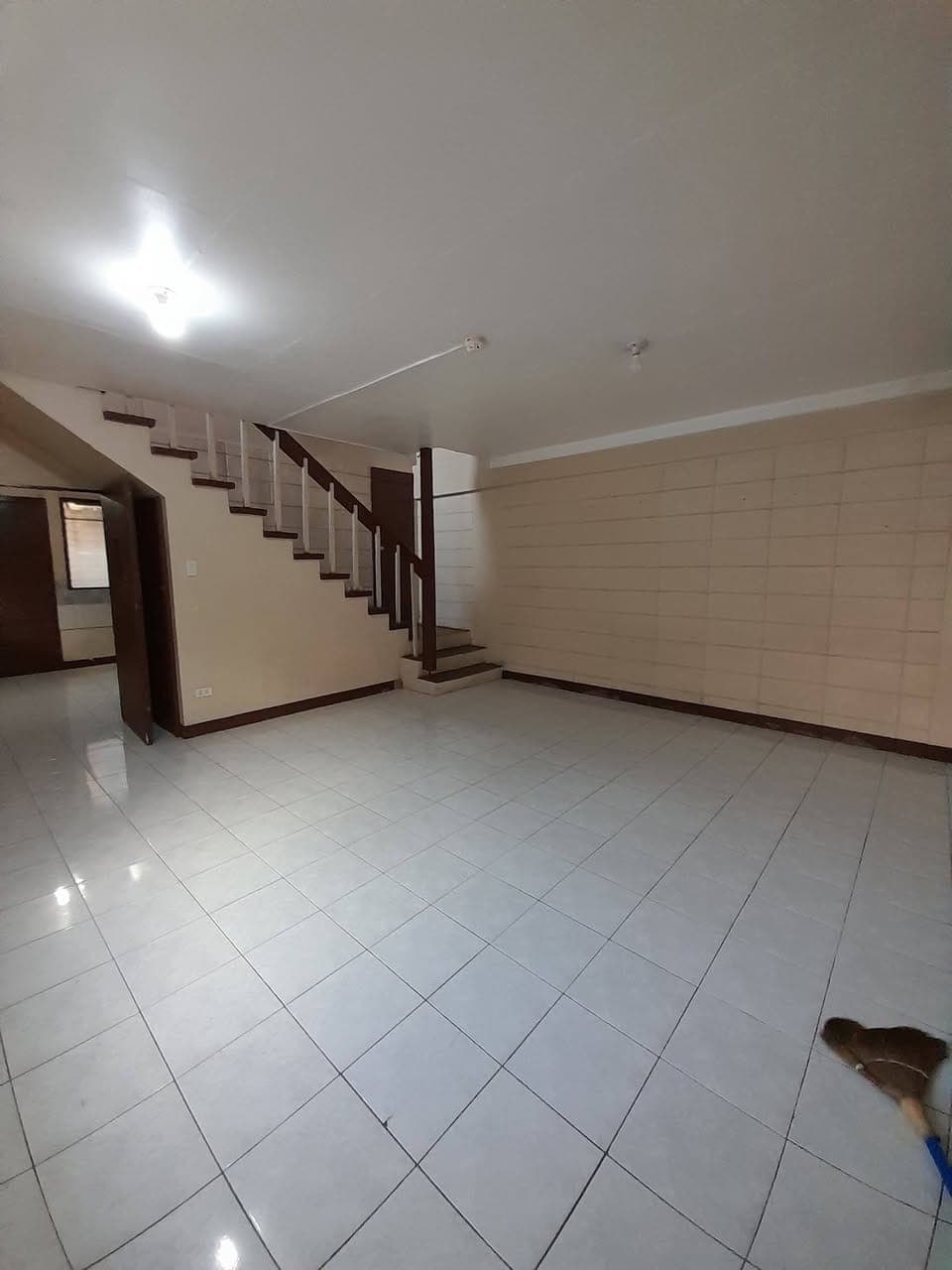 Apartment for Rent - photo 2
