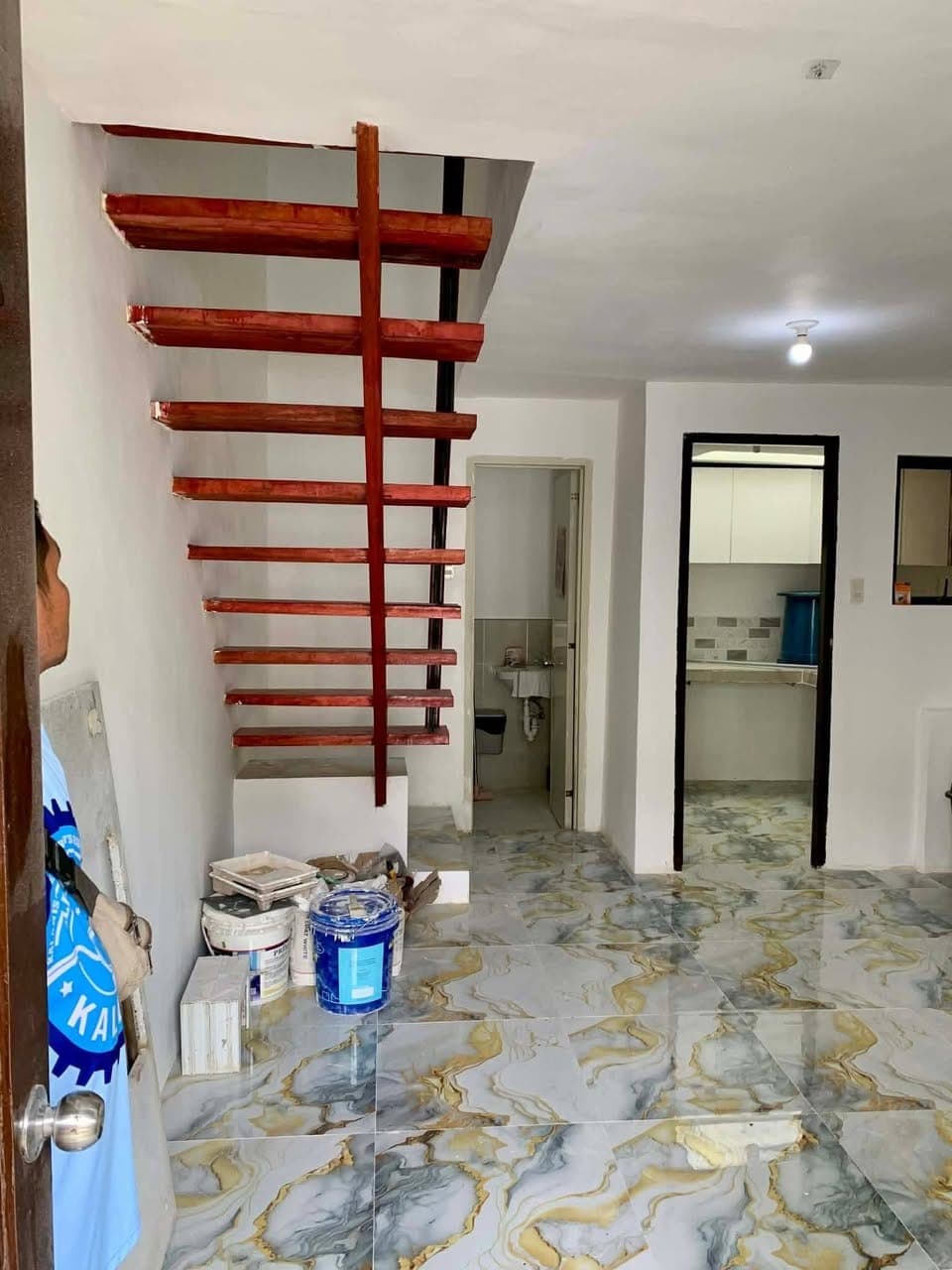 House for rent at EVISSA, JOHNDORF BRGY CALAWISAN LAPU LAPU CEBU CITY - photo 1