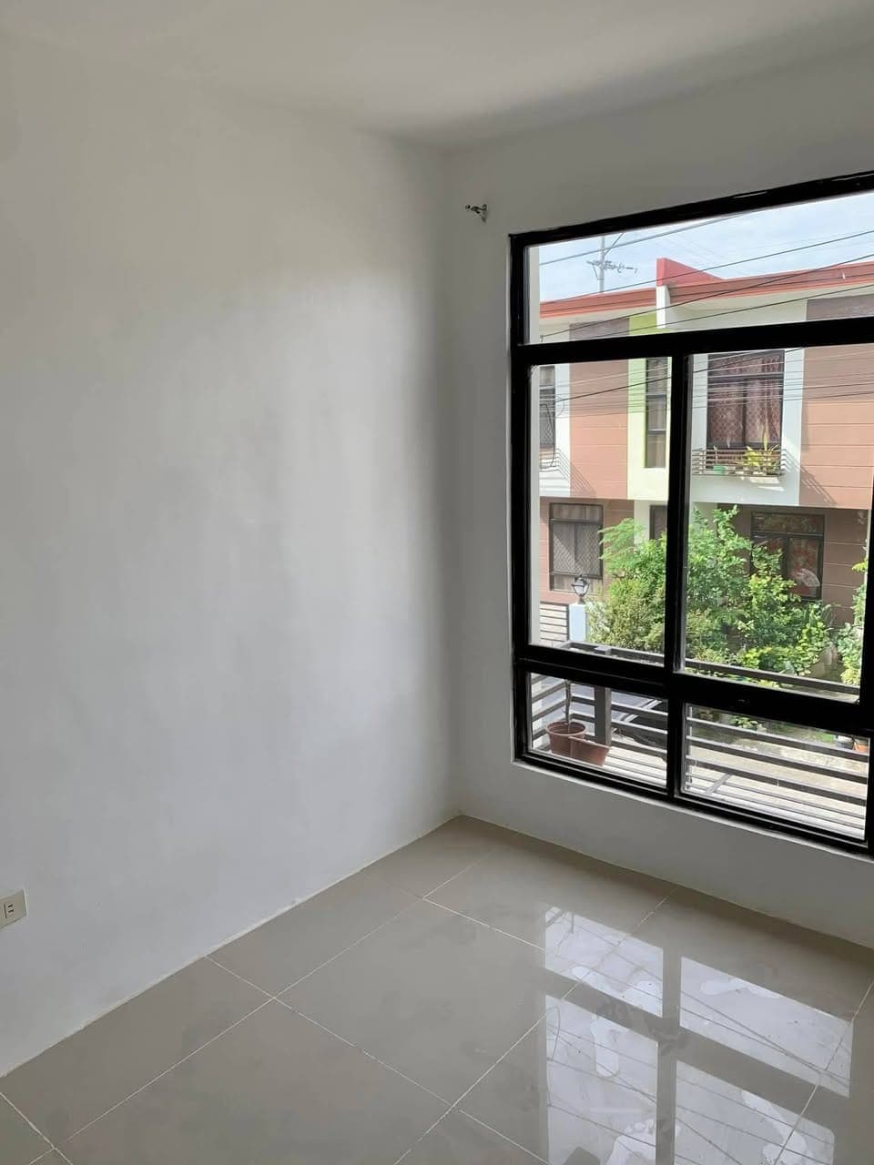 House for rent at EVISSA, JOHNDORF BRGY CALAWISAN LAPU LAPU CEBU CITY - photo 2