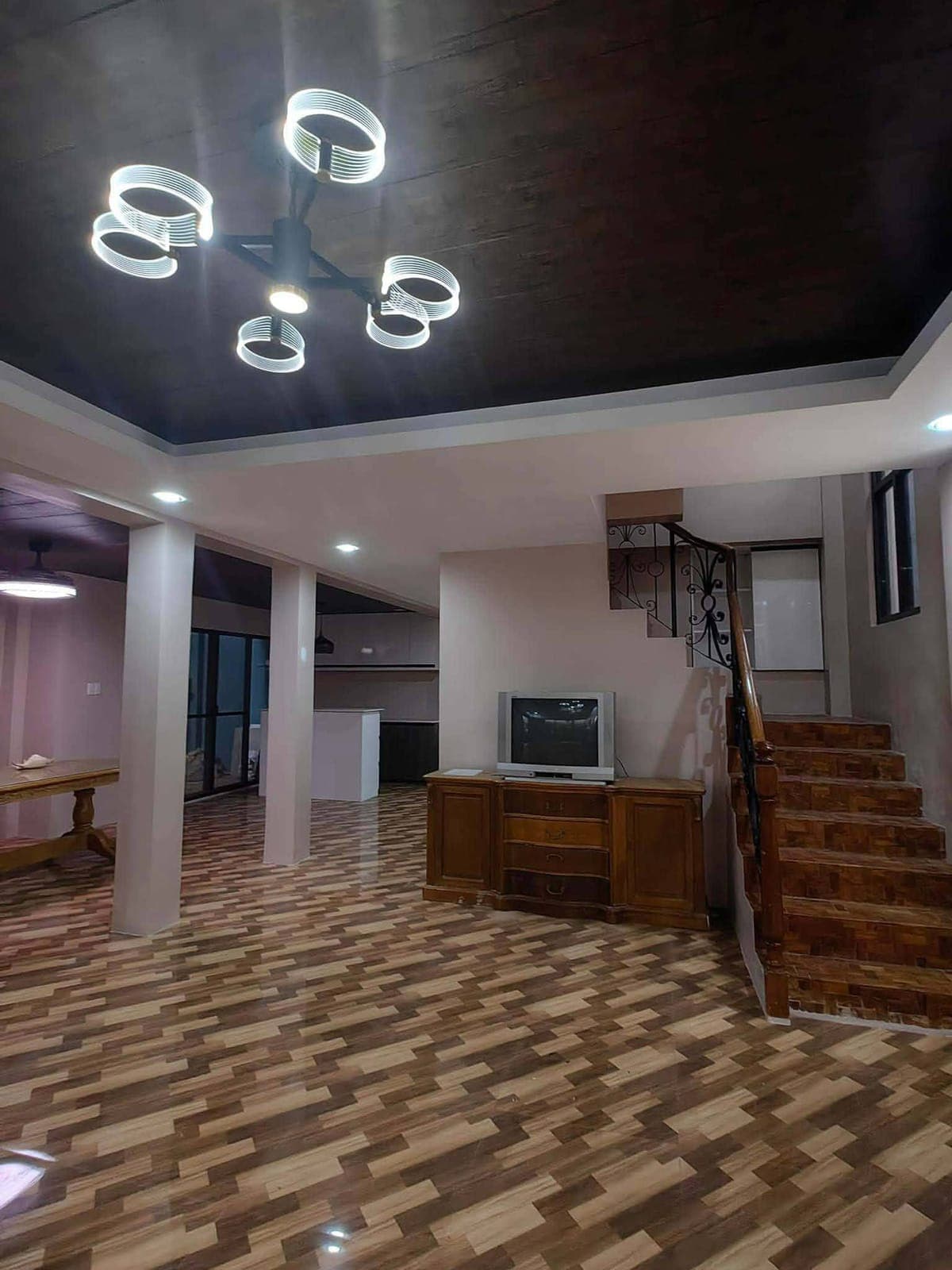 🏡 FOR RENT – Newly Renovated Single Detached House - photo 11