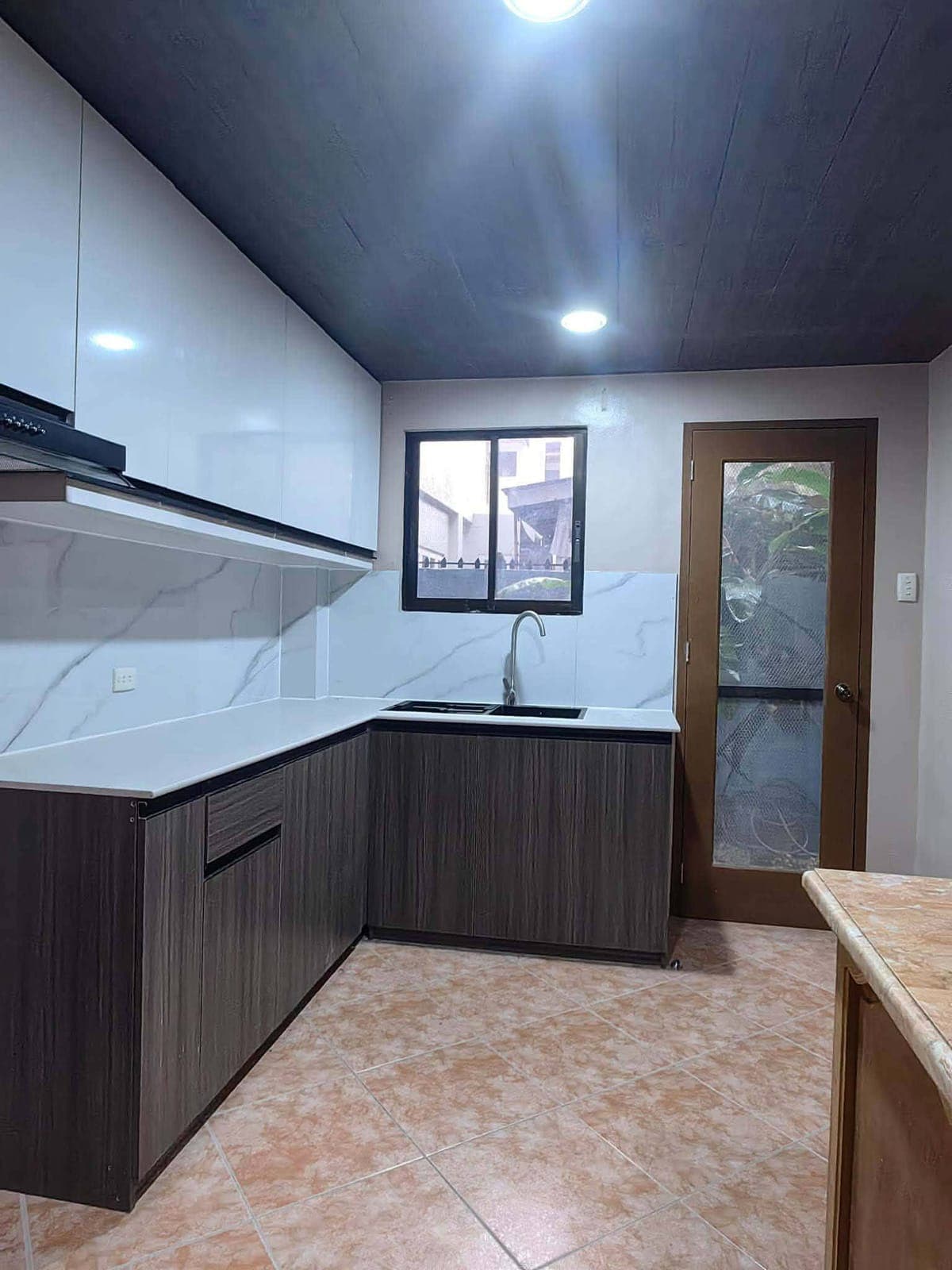 🏡 FOR RENT – Newly Renovated Single Detached House - photo 12