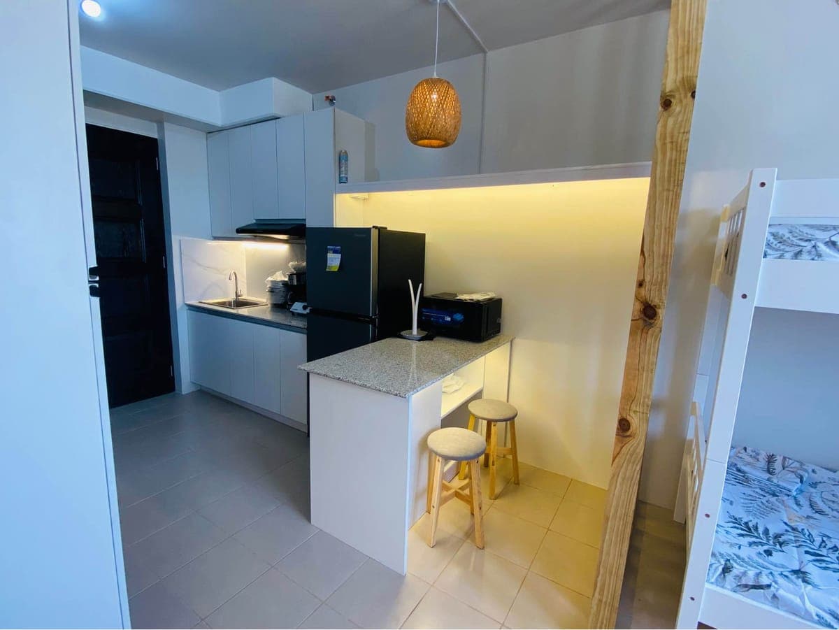 🌴 Fully Furnished Studio for Lease at Plumera Mactan — Pet-Friendly, Ideal for 2 Persons! 🐶🐱 - photo 5