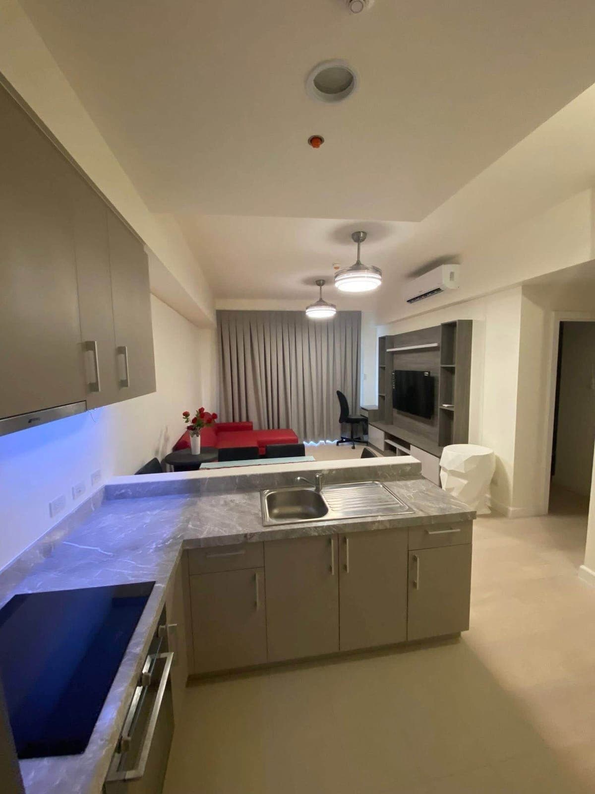 ✅ Condo for rent Rockwell ✅ - photo 2