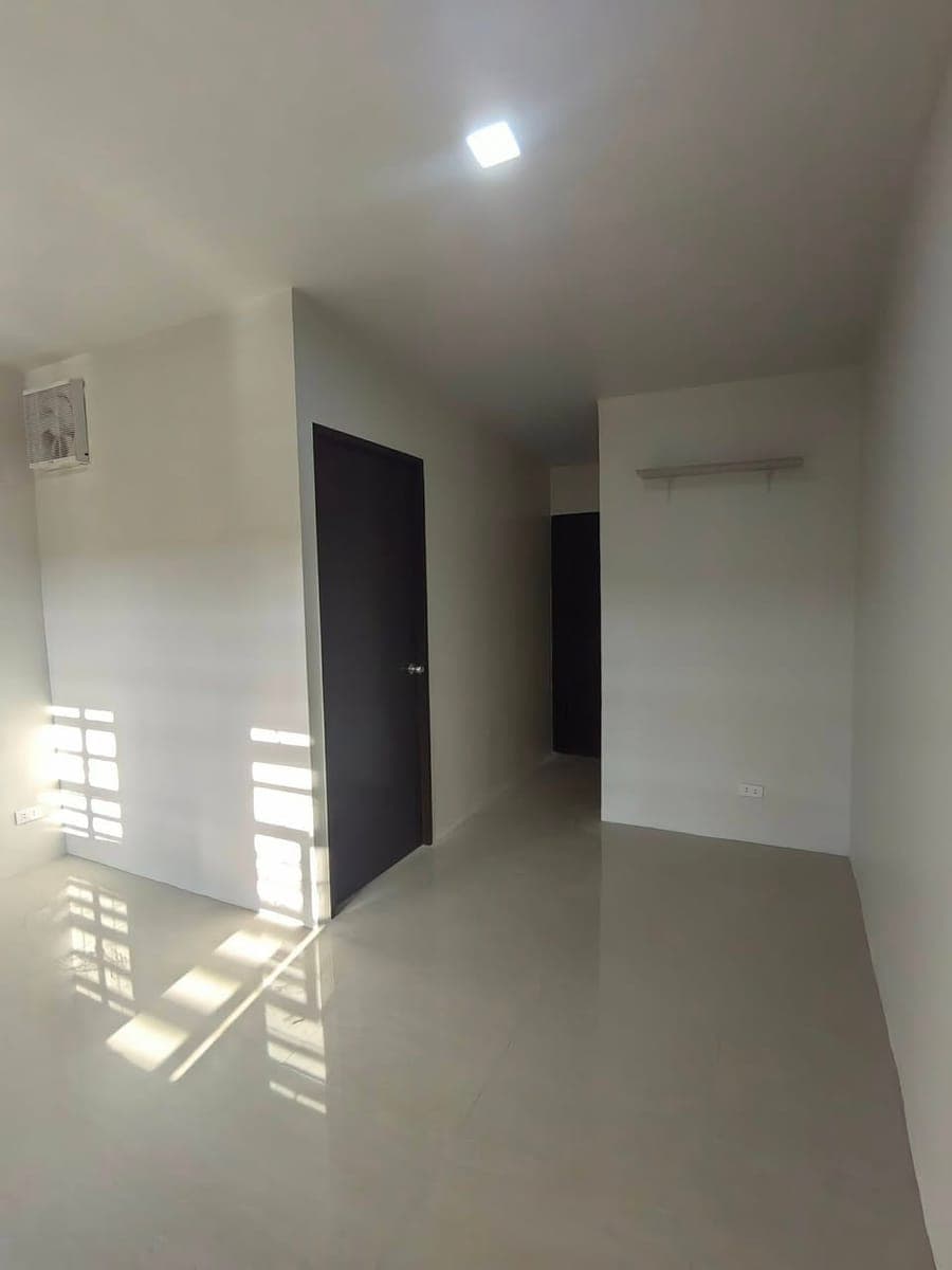 Semi-Furnished House for Rent: - photo 3