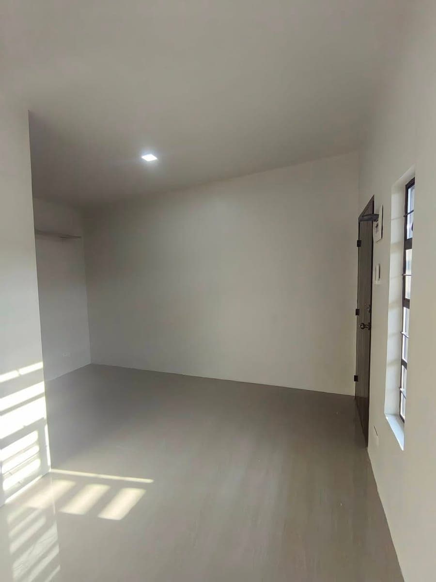 Semi-Furnished House for Rent: - photo 4