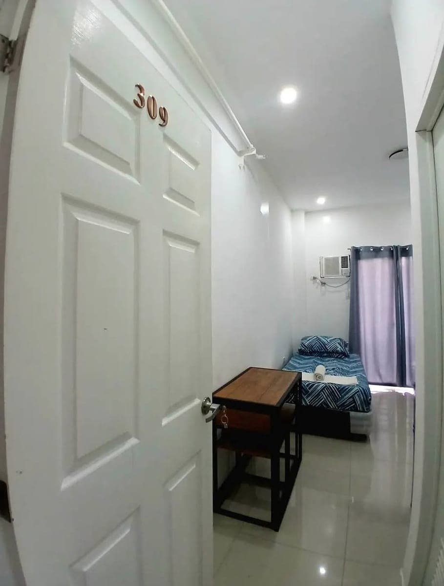 Studio Type Apartment with Balcony For Rent Mansilingan Bacolod City Area - photo 5