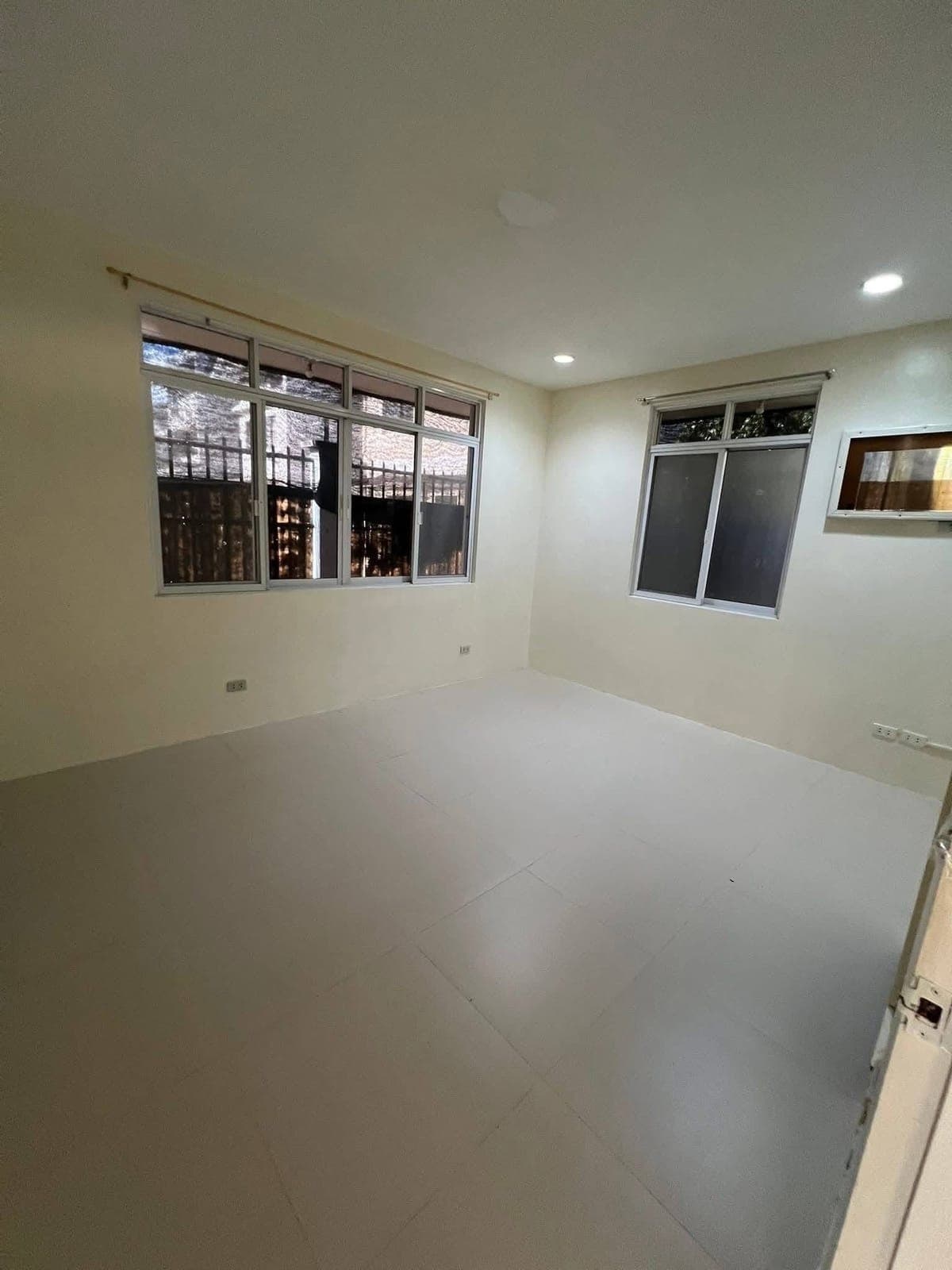 Newly vacant HOUSE FOR RENT: - photo 3