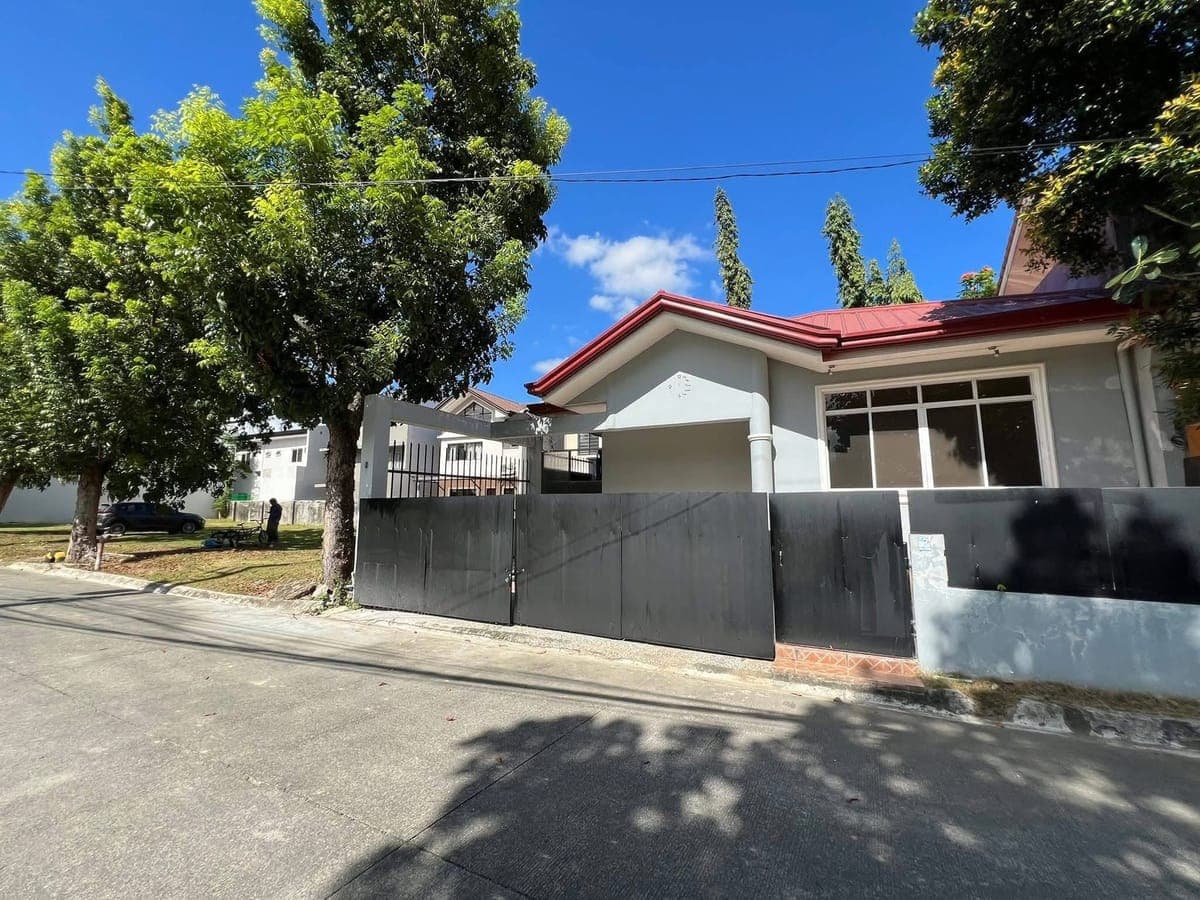 Newly vacant HOUSE FOR RENT: - photo 7