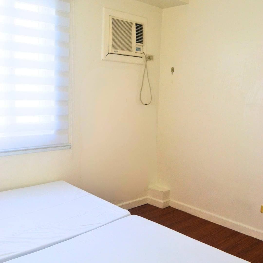 I 🏢✨ MOVE-IN ASAP! ₱5,000/month ROOM SHARING WE ONLY NEED 1 FEMALE TENANT YUNG MADALI KAUSAP ✨🏢 - photo 2