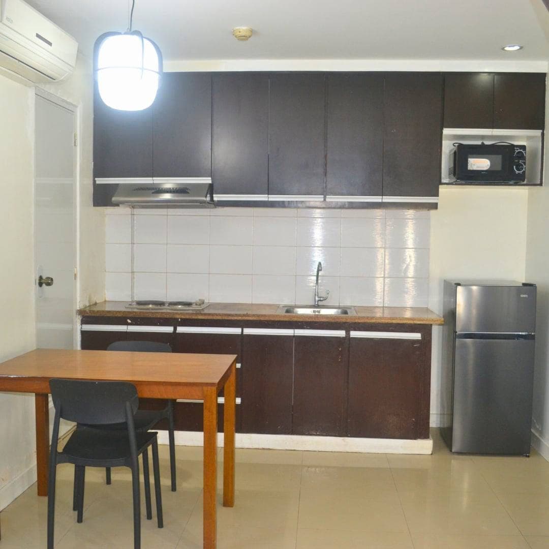I 🏢✨ MOVE-IN ASAP! ₱5,000/month ROOM SHARING WE ONLY NEED 1 FEMALE TENANT YUNG MADALI KAUSAP ✨🏢 - photo 5