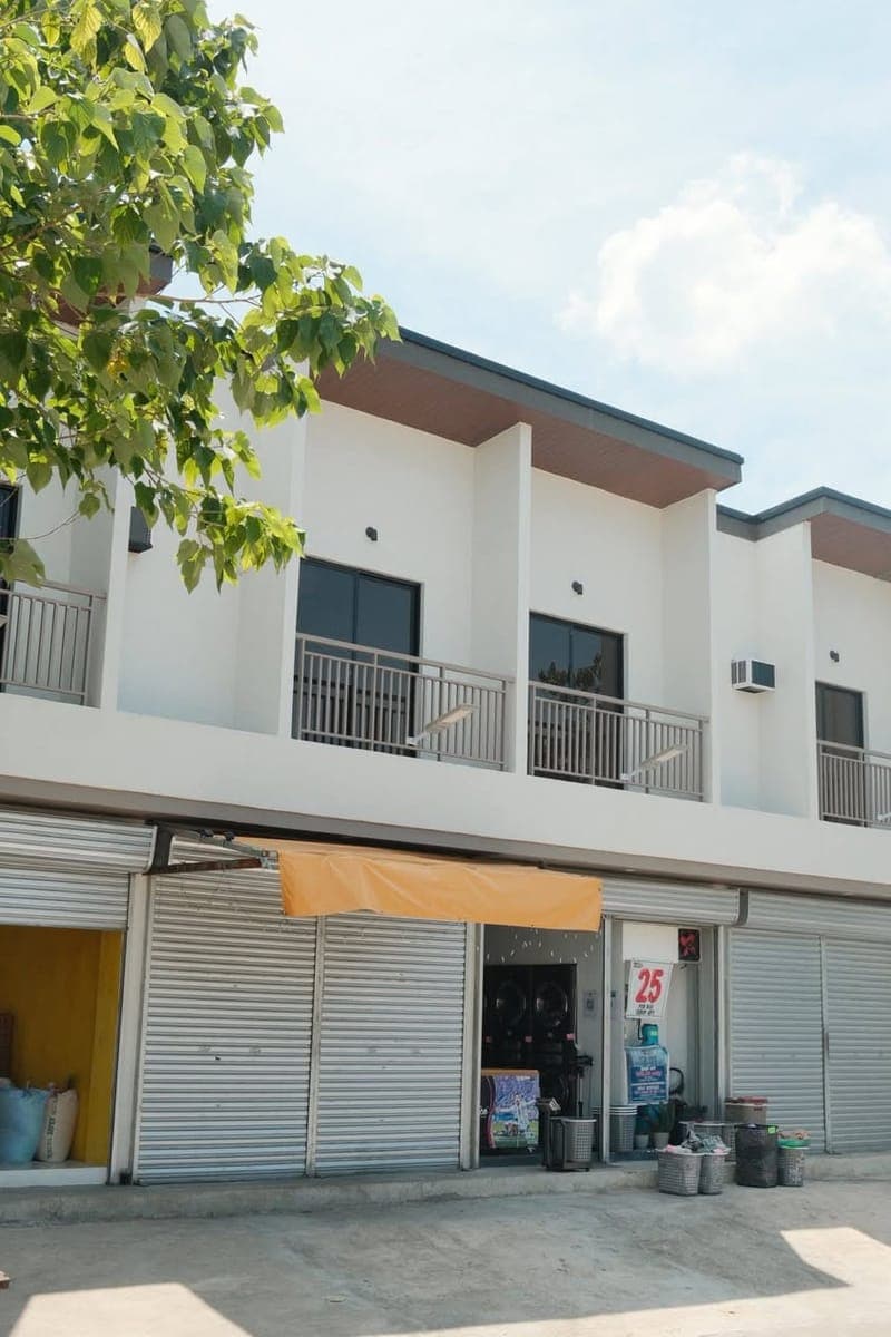 2 apartment and 2 commercial for rent - photo 1