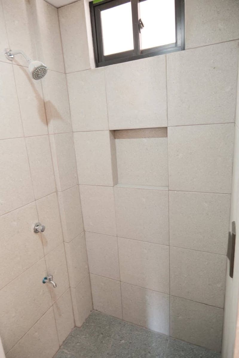 2 apartment and 2 commercial for rent - photo 3
