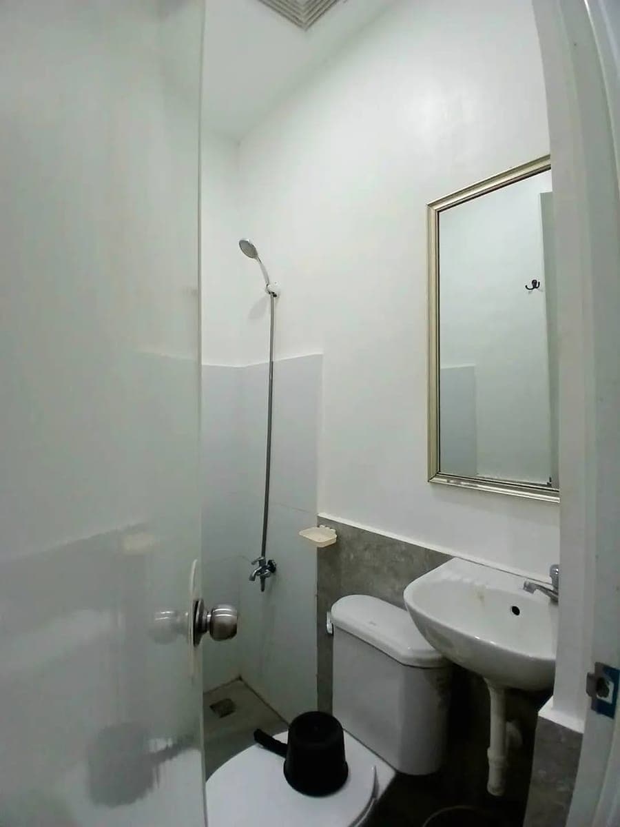 STUDIO TYPE APARTMENT WITH BALCONY IN BACOLOD CITY‼️‼️ - photo 3