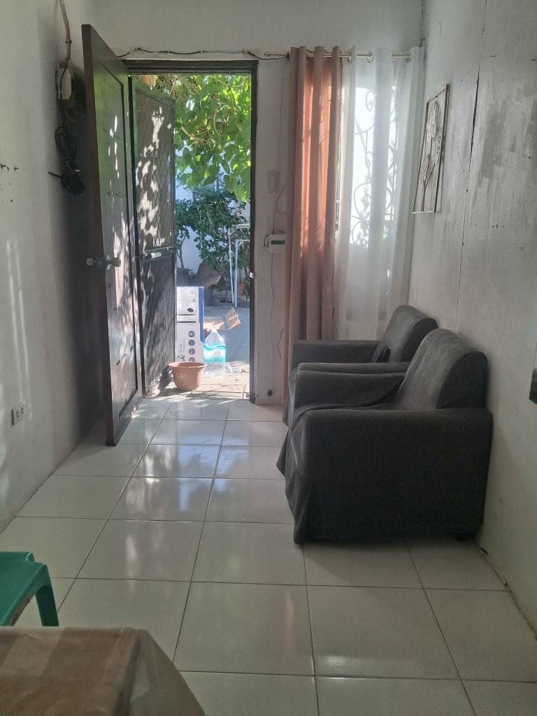 1 storey rowhouse Fully furnished house and lot with 1 bedroom  for rent - photo 4