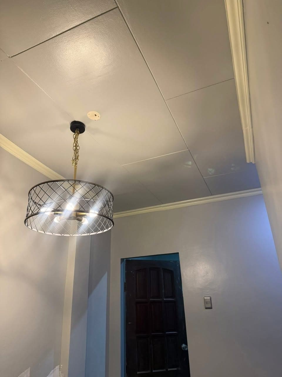 Newly renovated House for rent to be available by April. - photo 1