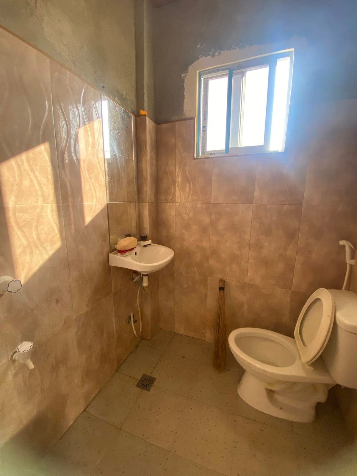 ROOM FOR RENT! - photo 1